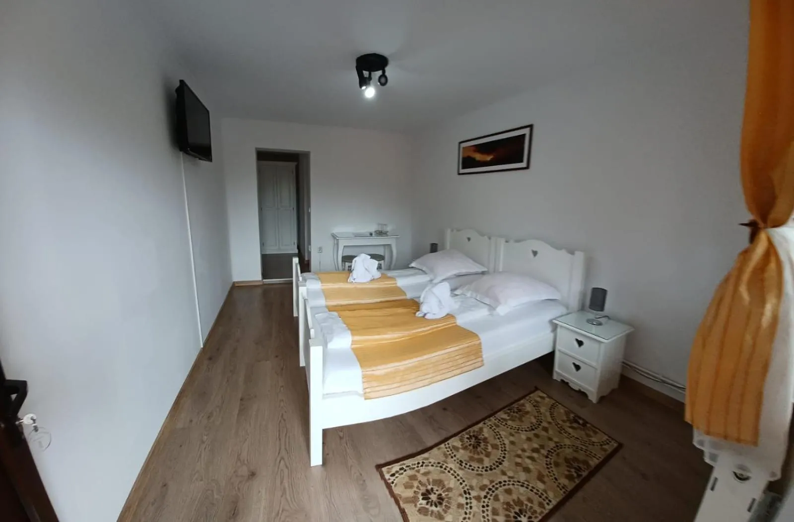 Bed in Pensiunea Ana Cristina