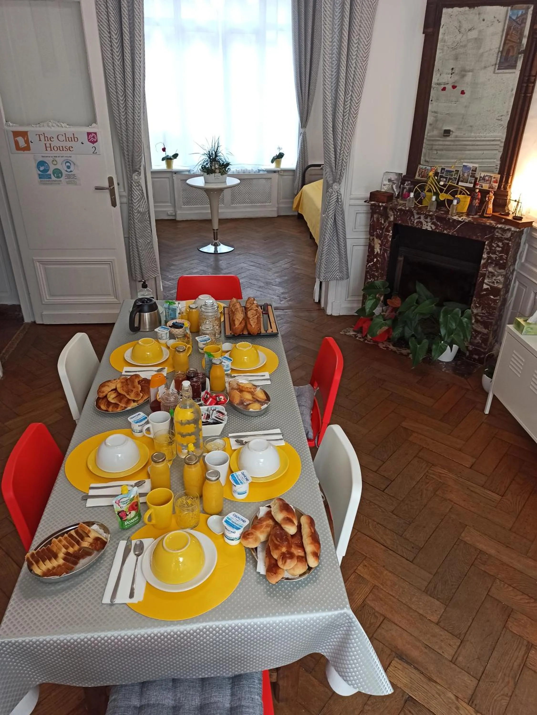 Breakfast in B&B My Art House (Douai Centre)