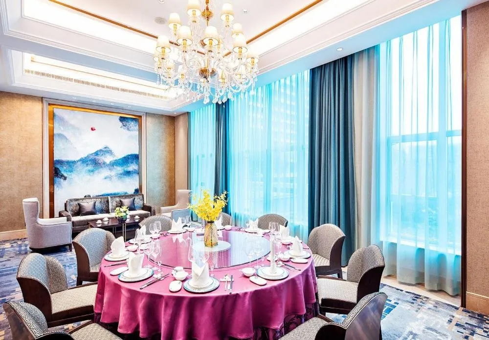 Howard Johnson New District Plaza ZiYang