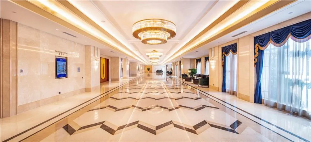 Howard Johnson New District Plaza ZiYang