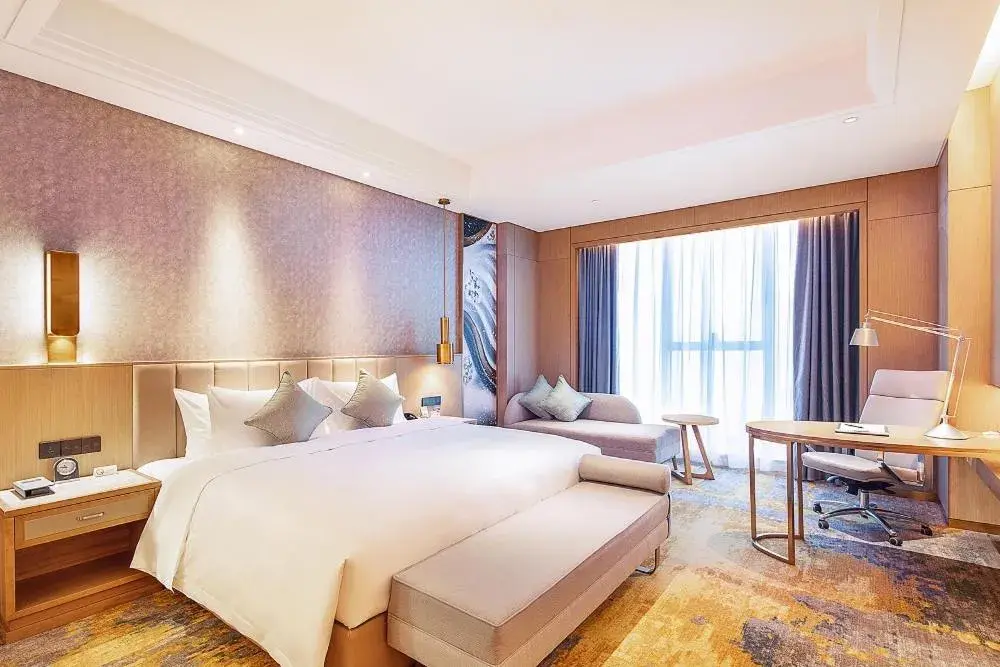 Elegant Deluxe King Room - Non Smoking in Howard Johnson New District Plaza ZiYang Elegant Deluxe King Room - Non Smoking in Howard Johnson New District Plaza ZiYang