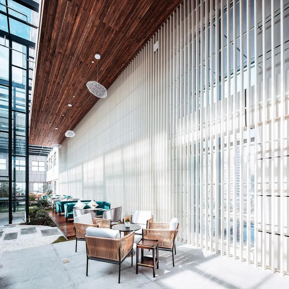 Howard Johnson New District Plaza ZiYang