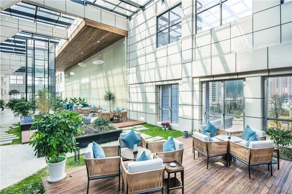 Howard Johnson New District Plaza ZiYang