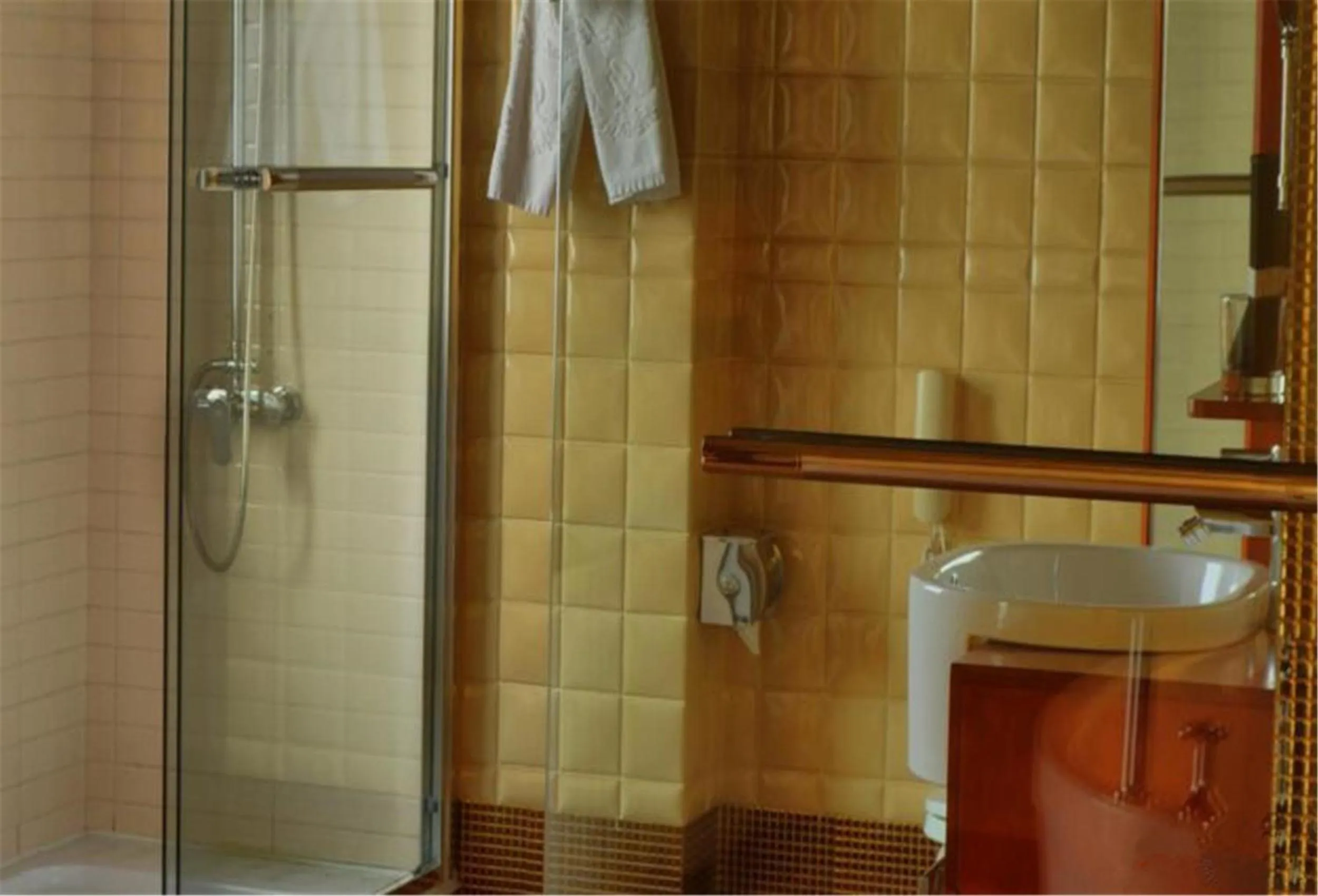 Bathroom in The Corporate Hotel