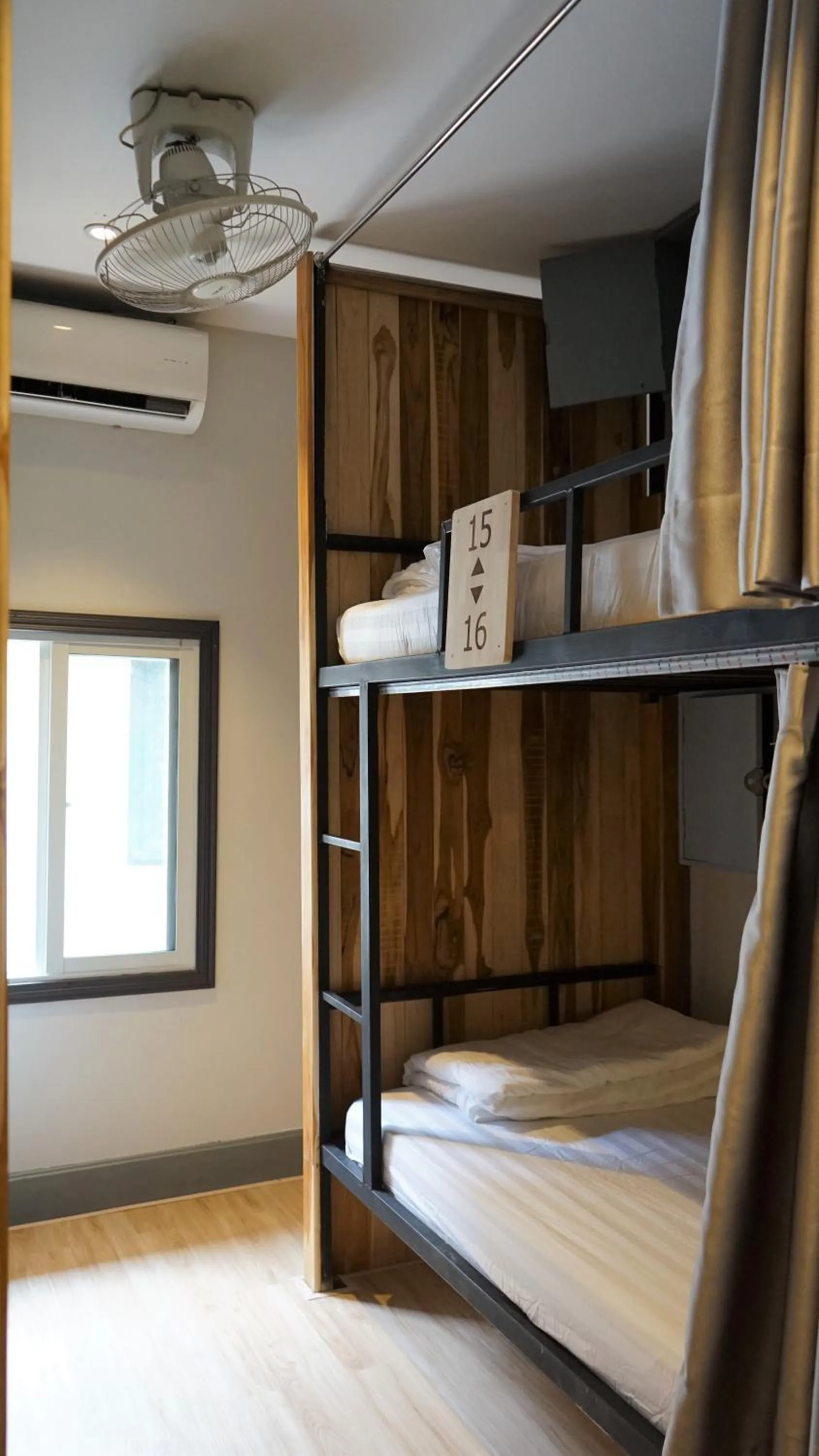 Bed in Downtown Hostel