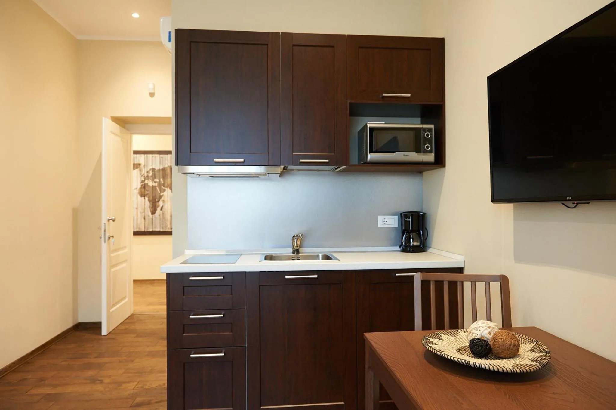 TV and multimedia in Miramare Luxury Suites