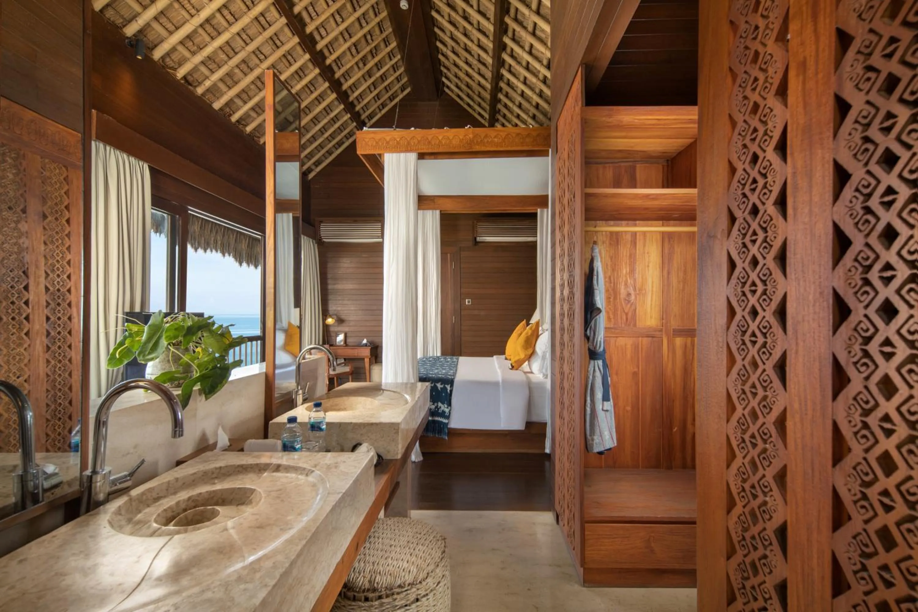 Bathroom, Bed in Lelewatu Resort Sumba