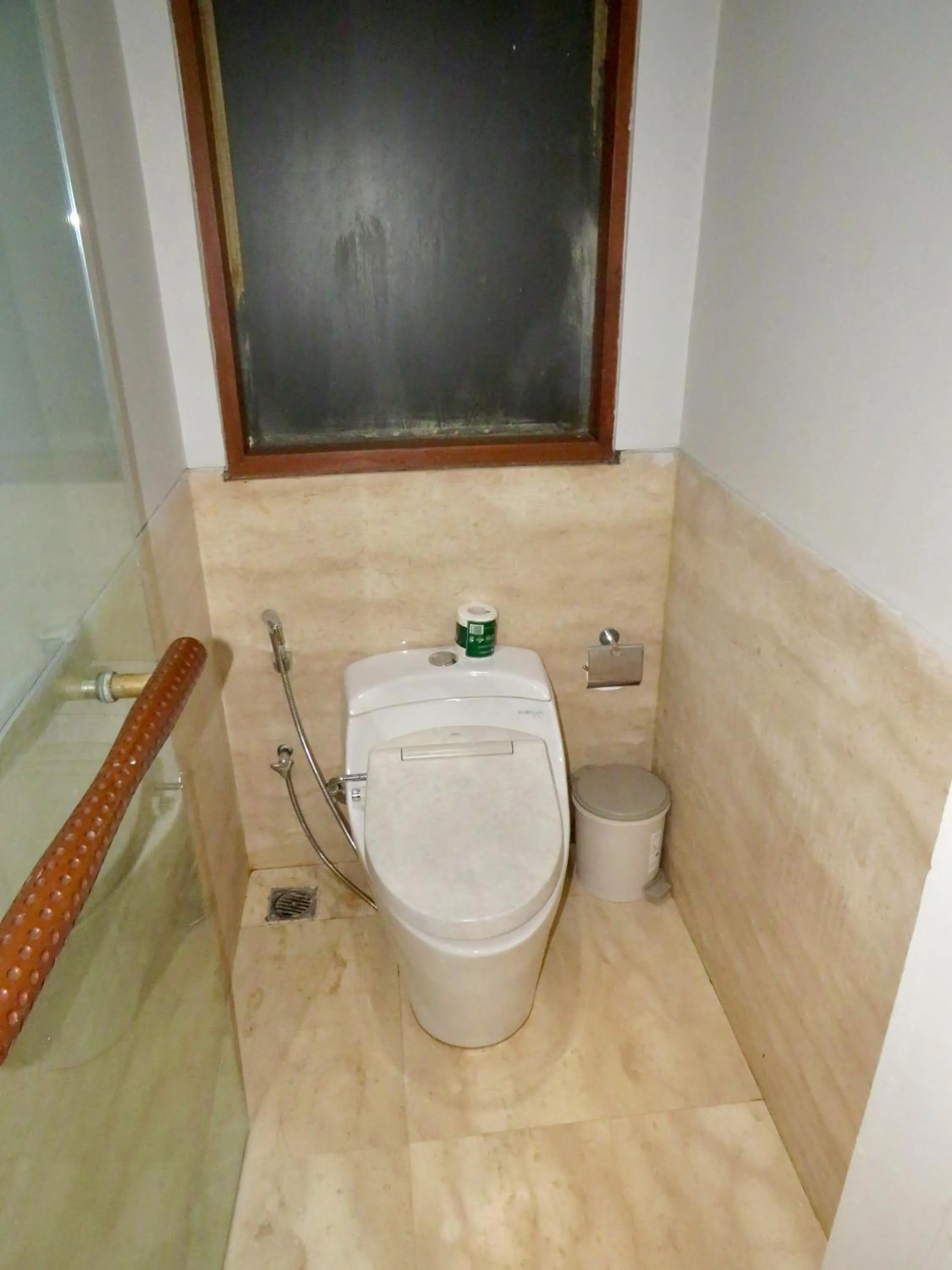 Toilet in Lelewatu Resort Sumba