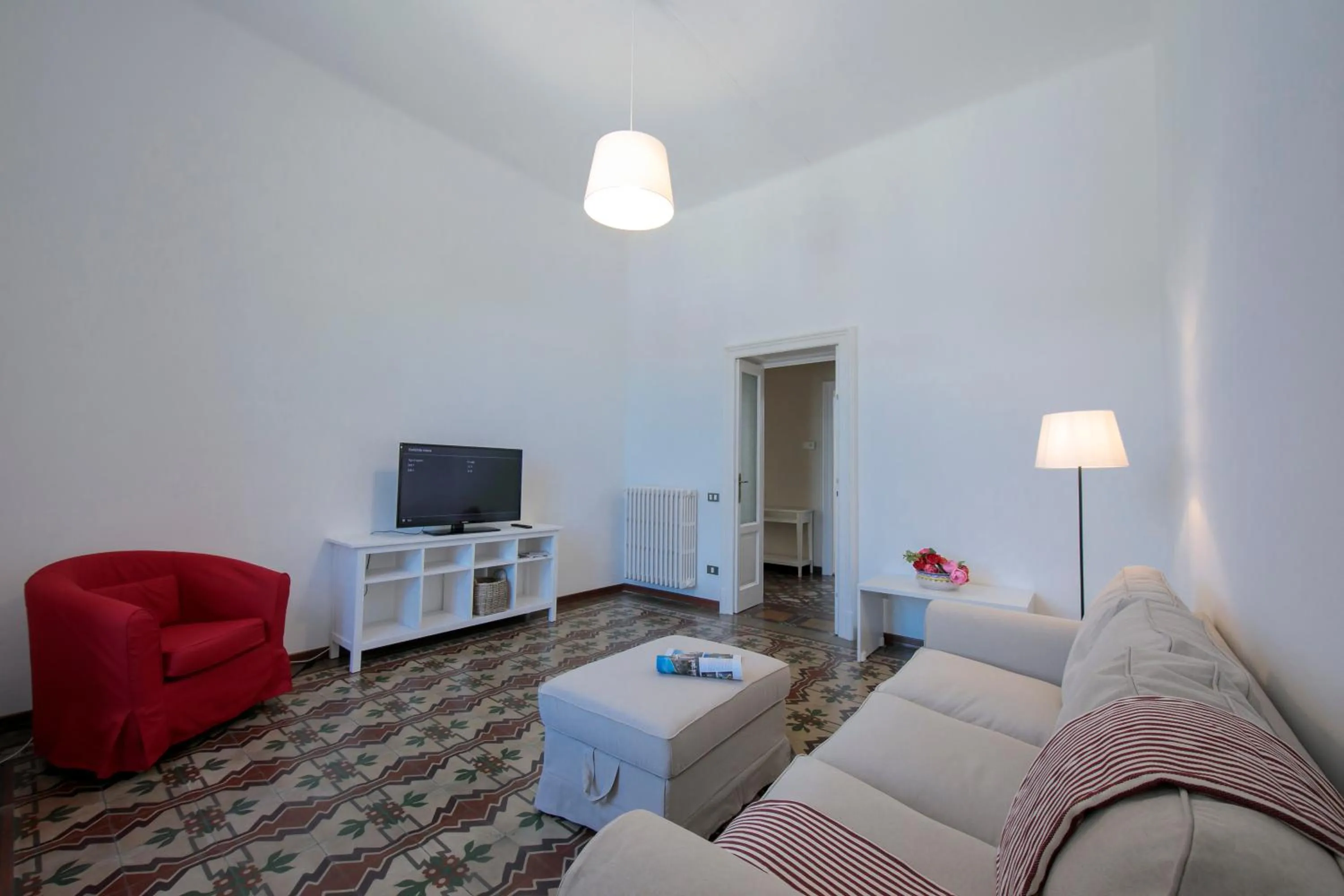 Living room, Bed in Residenza Oleandro Lake View Luino Center - Happy Rentals