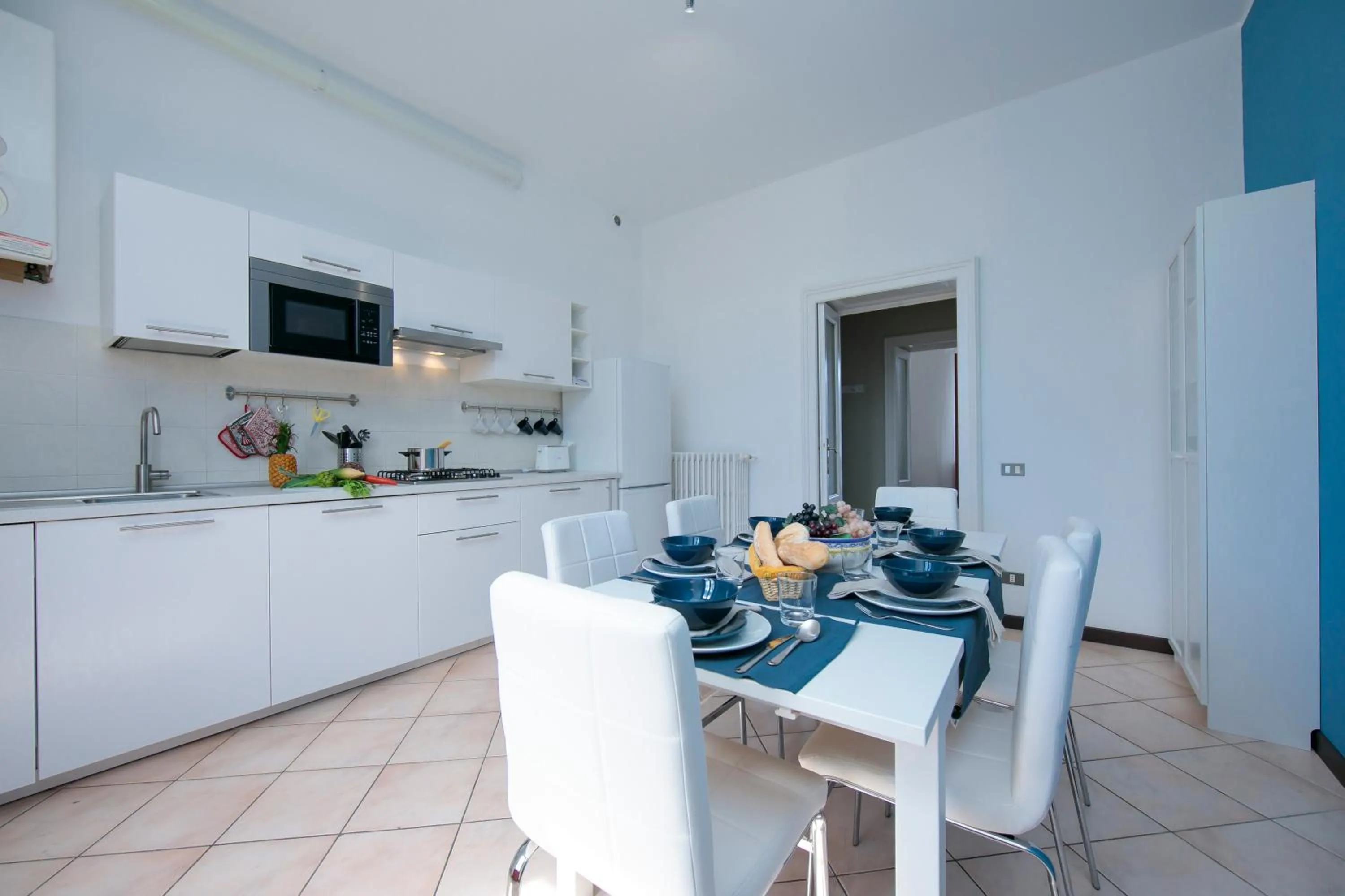Kitchen or kitchenette in Residenza Oleandro Lake View Luino Center - Happy Rentals