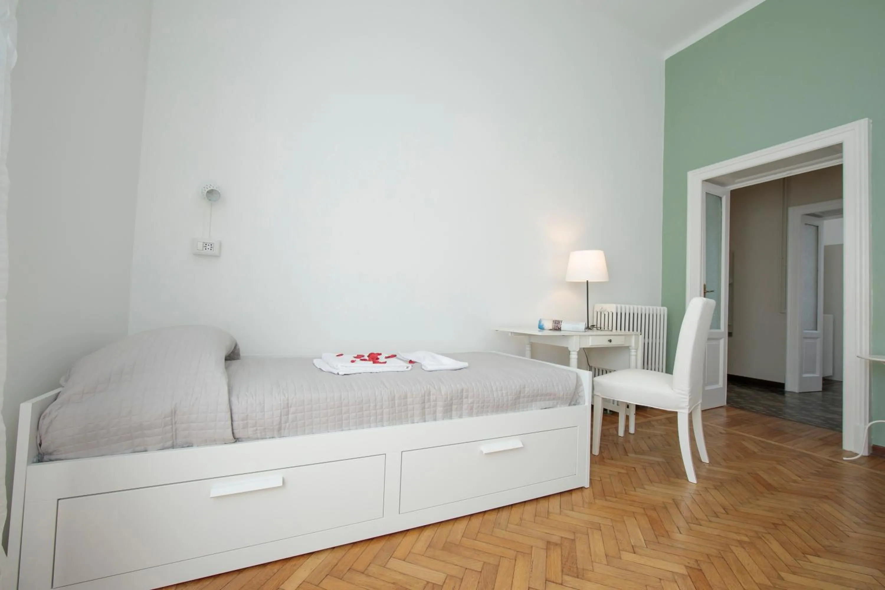 Bedroom, Bed in Residenza Oleandro Lake View Luino Center - Happy Rentals