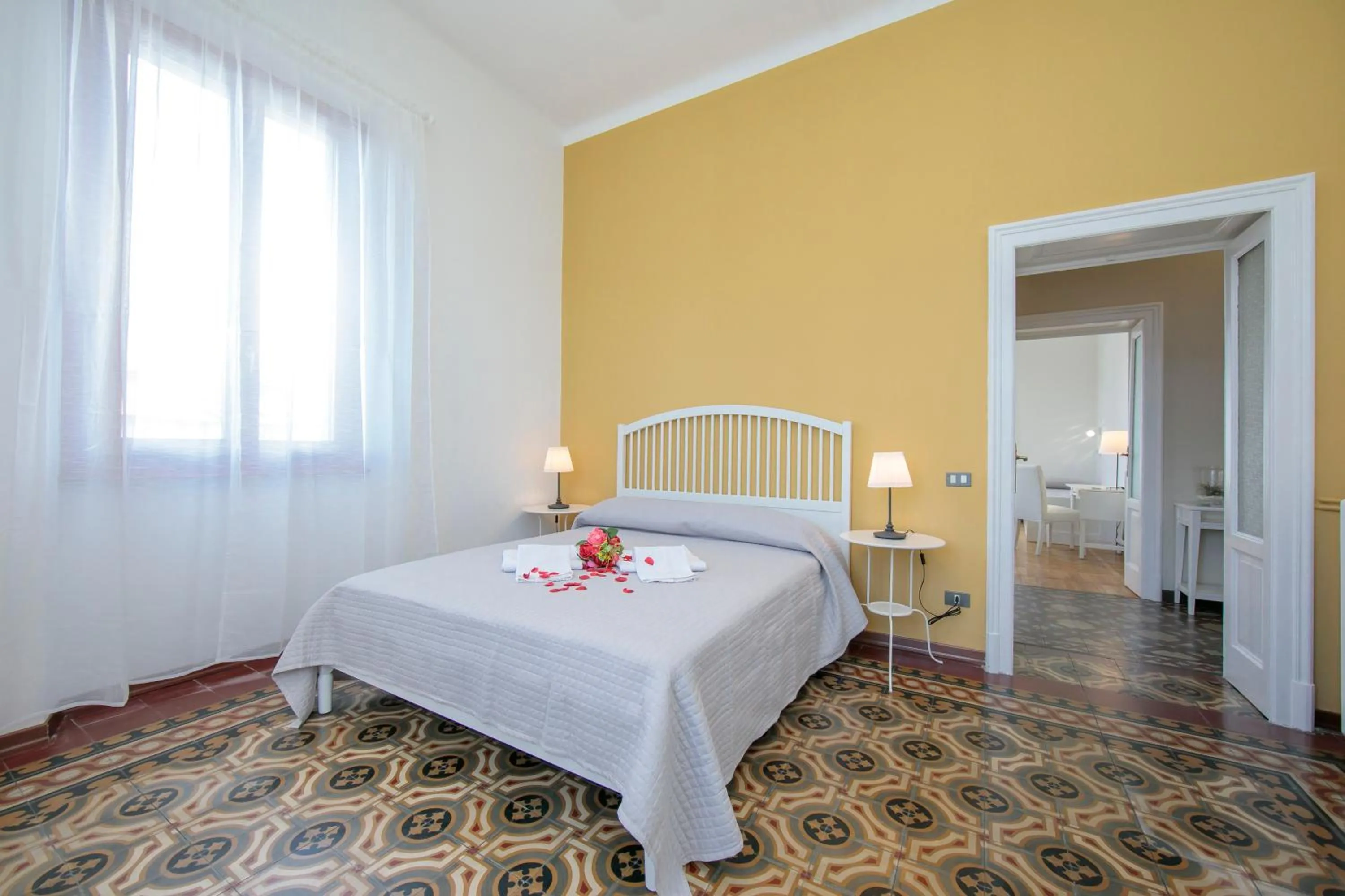 Bedroom, Bed in Residenza Oleandro Lake View Luino Center - Happy Rentals
