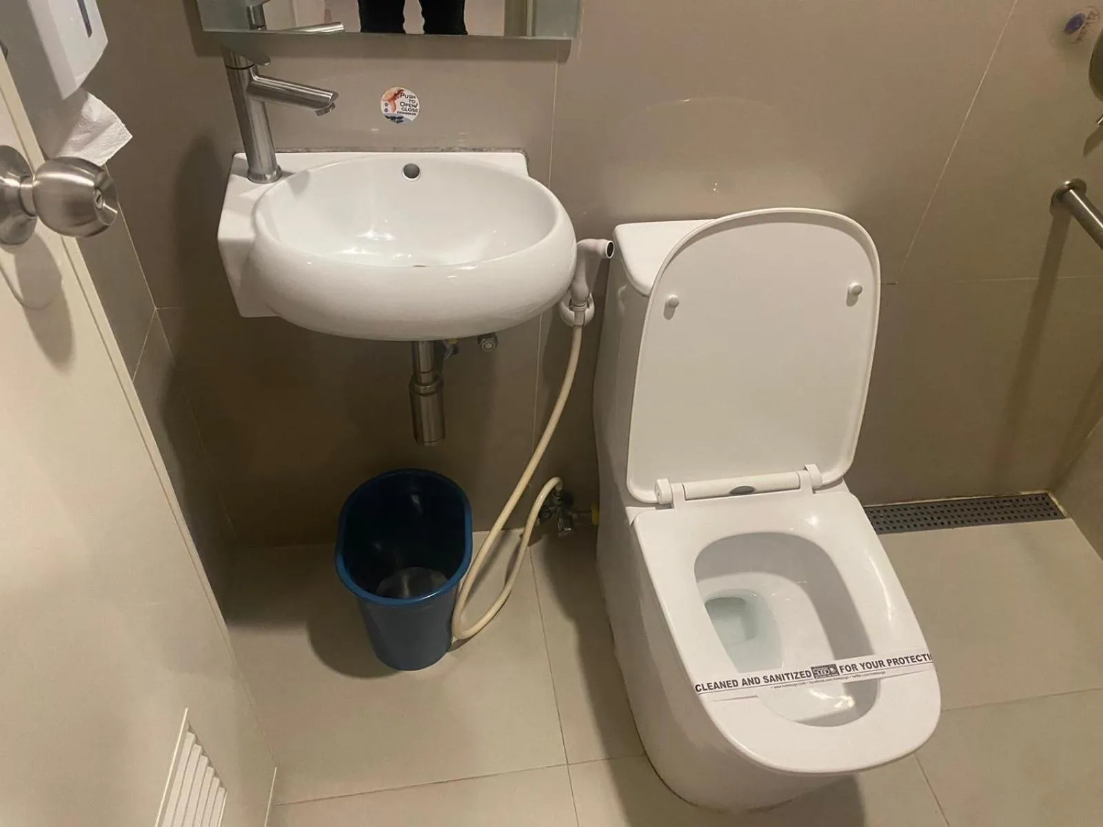 Toilet in Hotel Sogo Malate