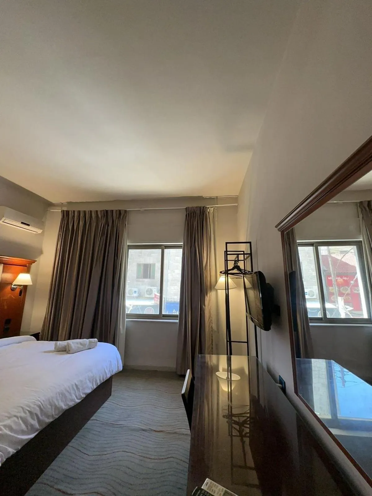 Property building, Bed in Amman Pasha Hotel