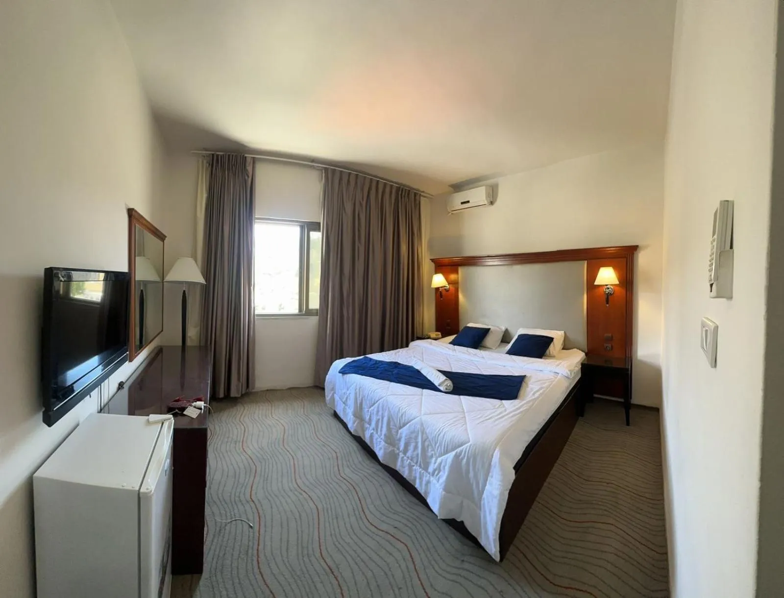 Property building, Bed in Amman Pasha Hotel