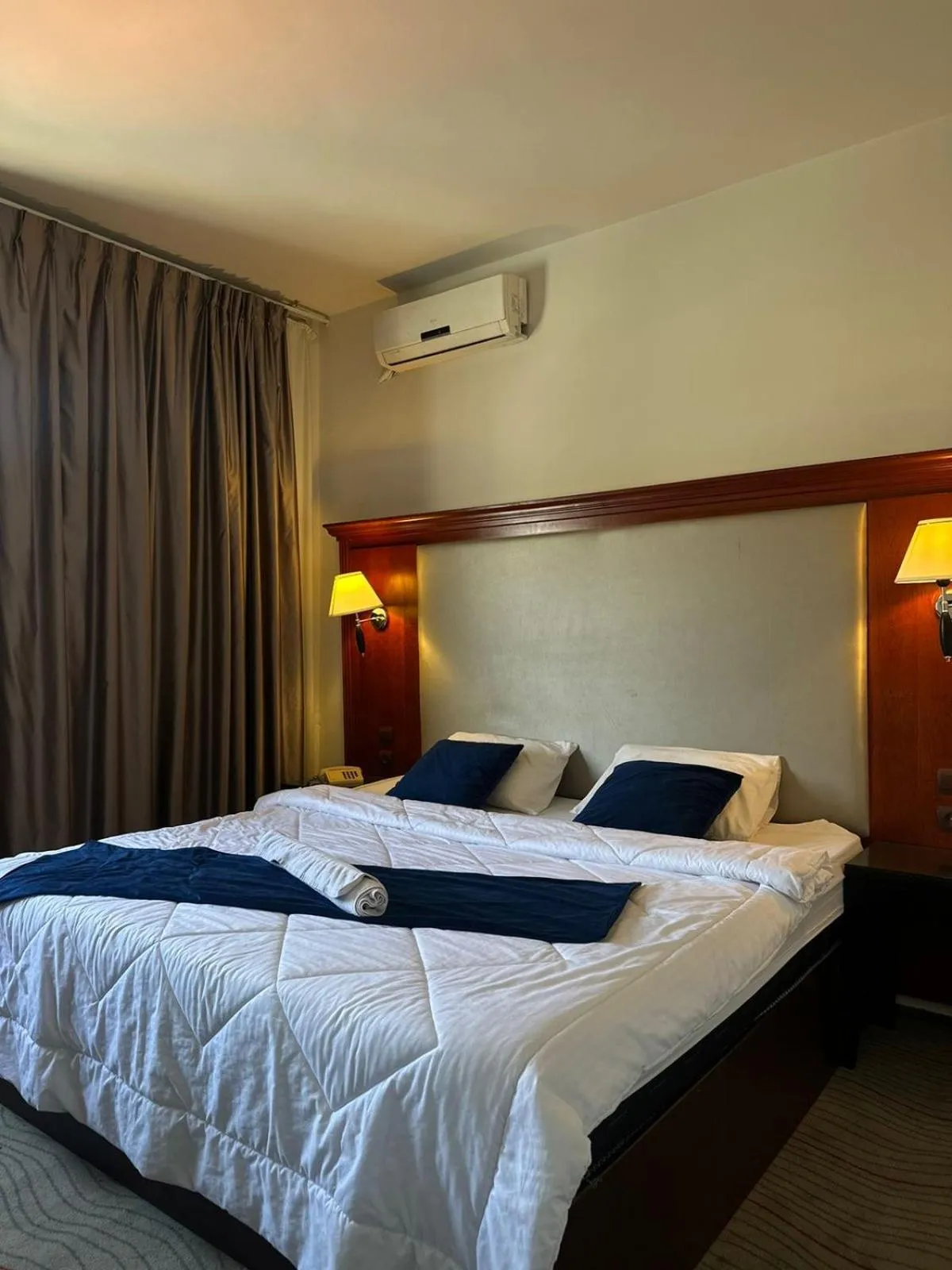 Property building, Bed in Amman Pasha Hotel