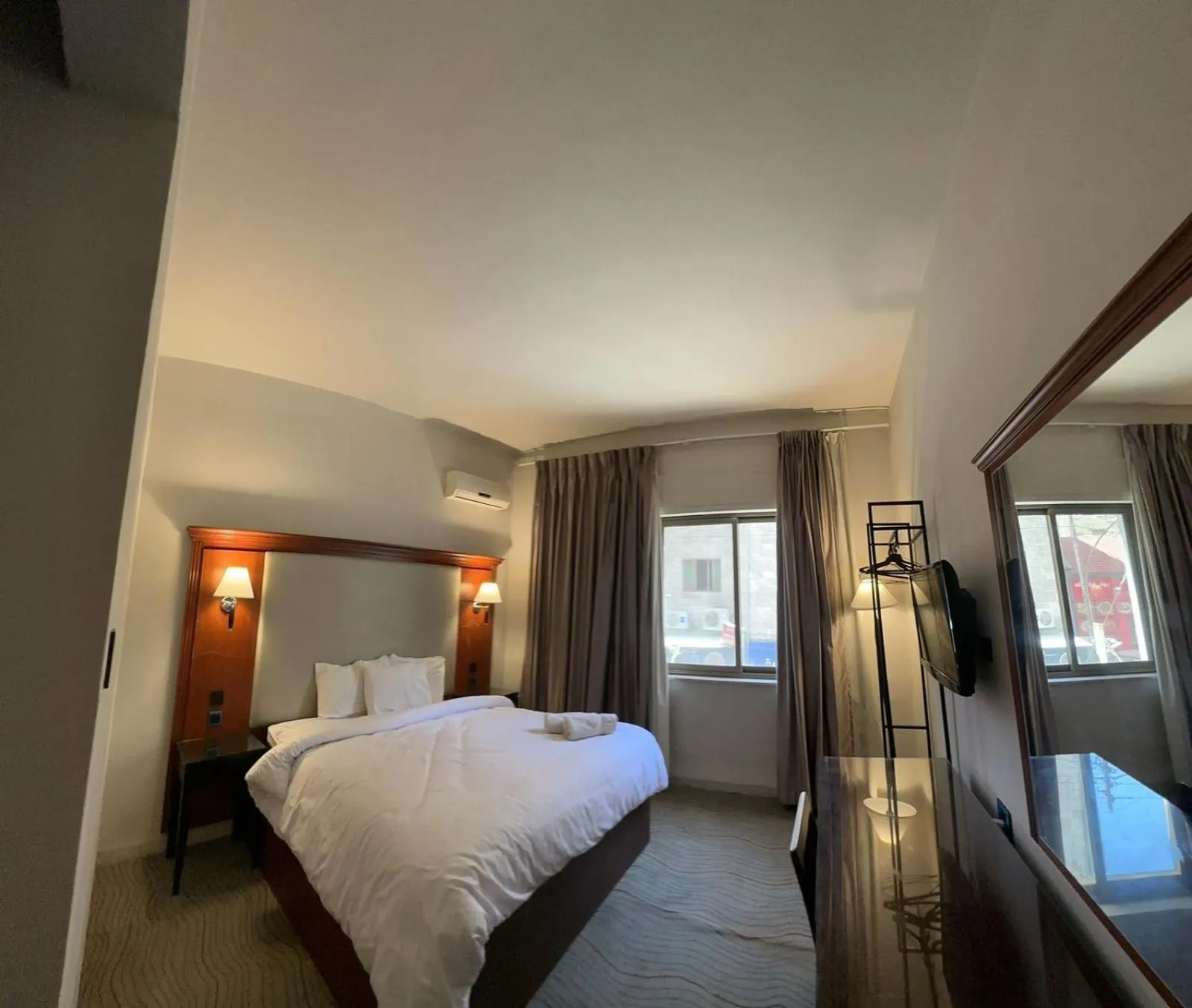 Property building, Bed in Amman Pasha Hotel