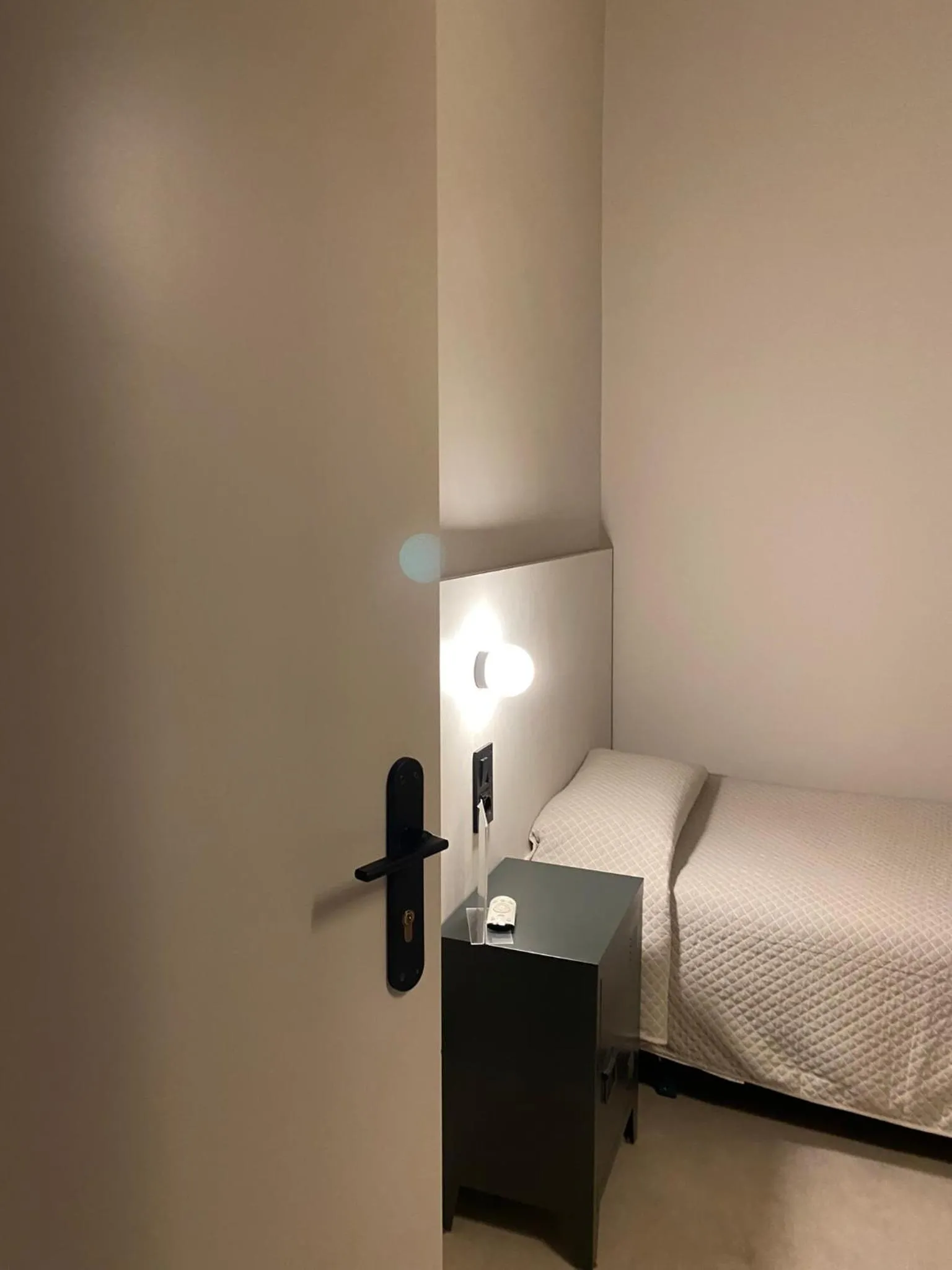 Photo of the whole room, Bed in Pensión Coral