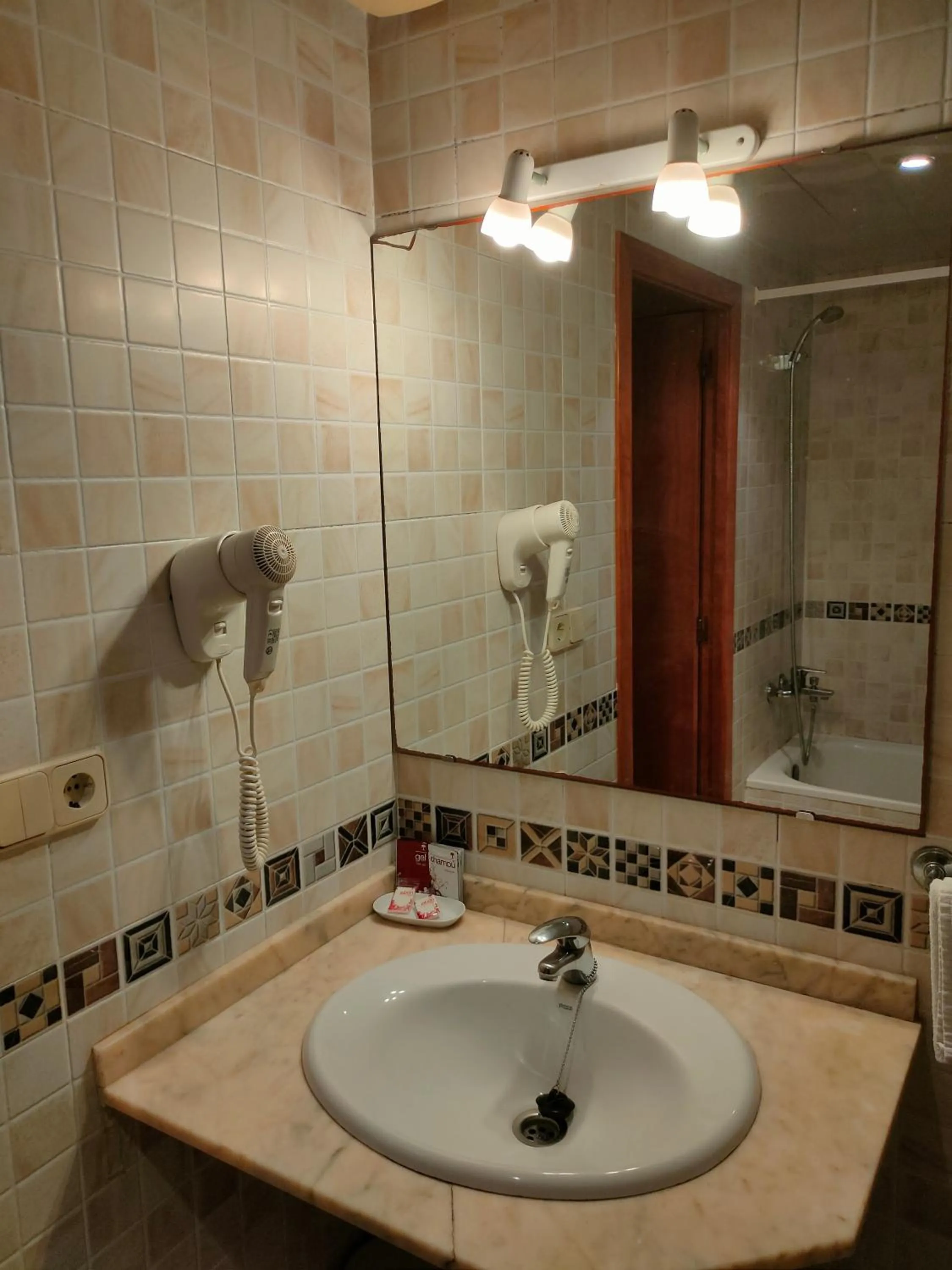 Bathroom in Pensión Coral