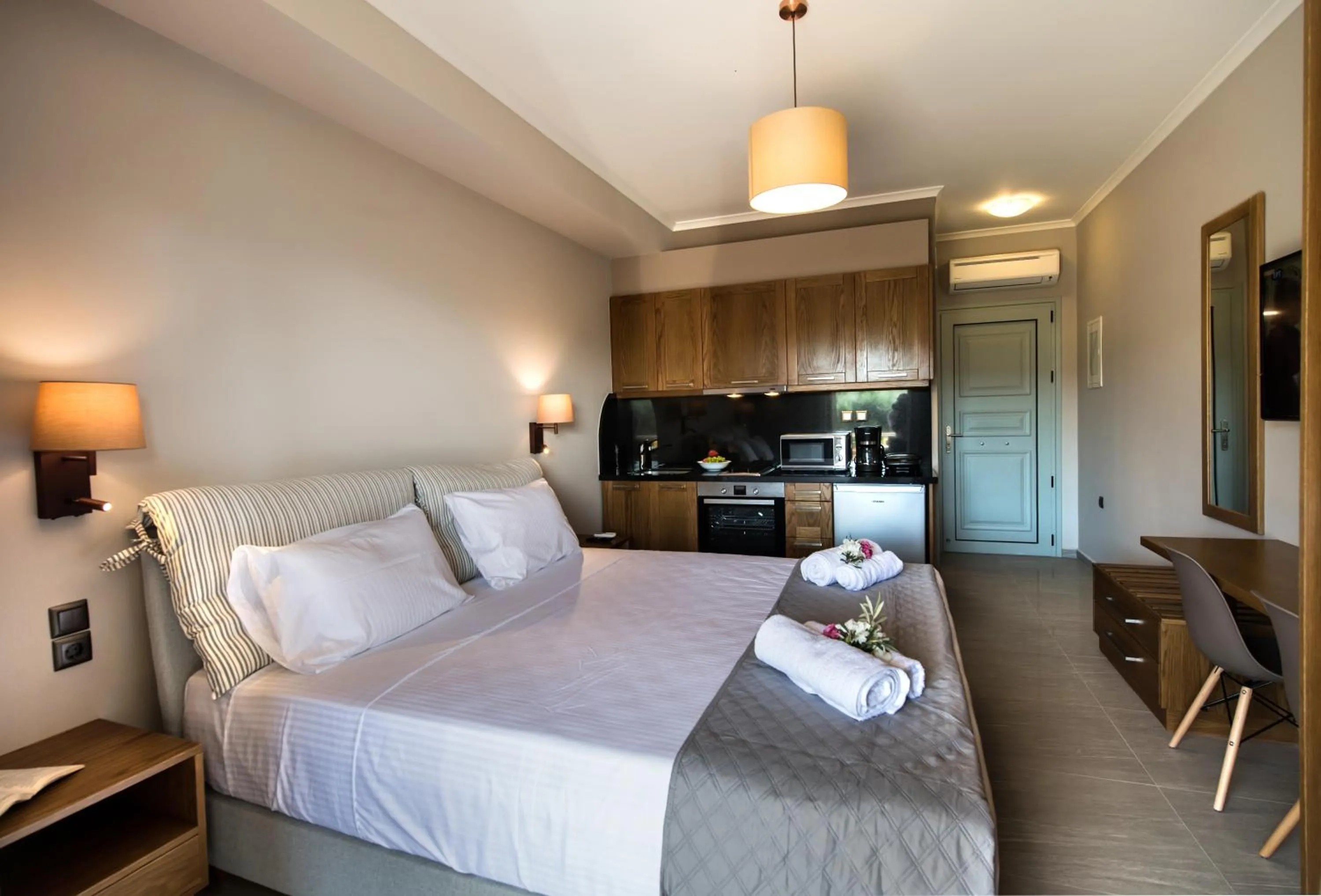 Day, Bed in Summer Dream Lefkas