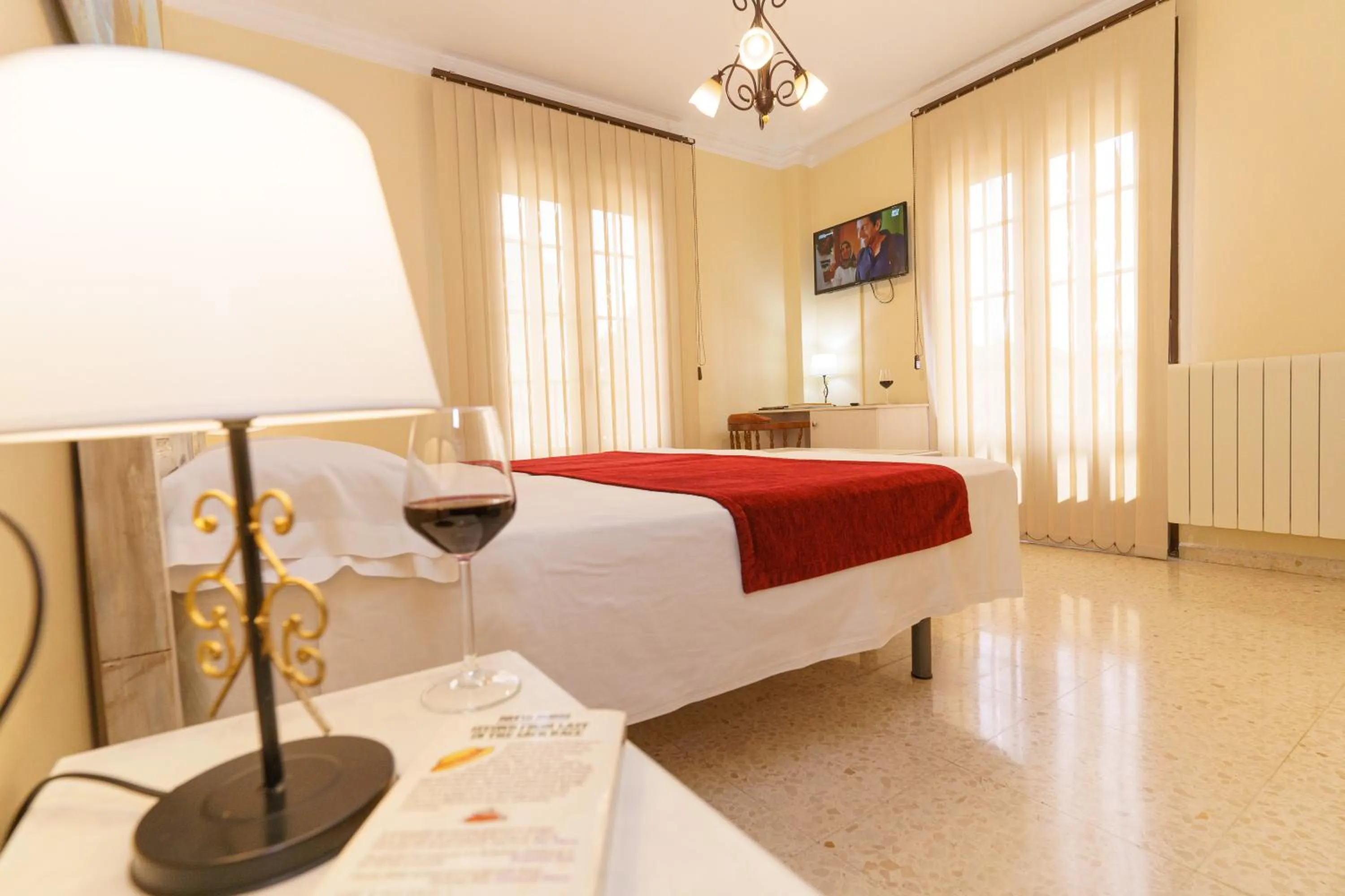 Photo of the whole room, Bed in Hotel Colón