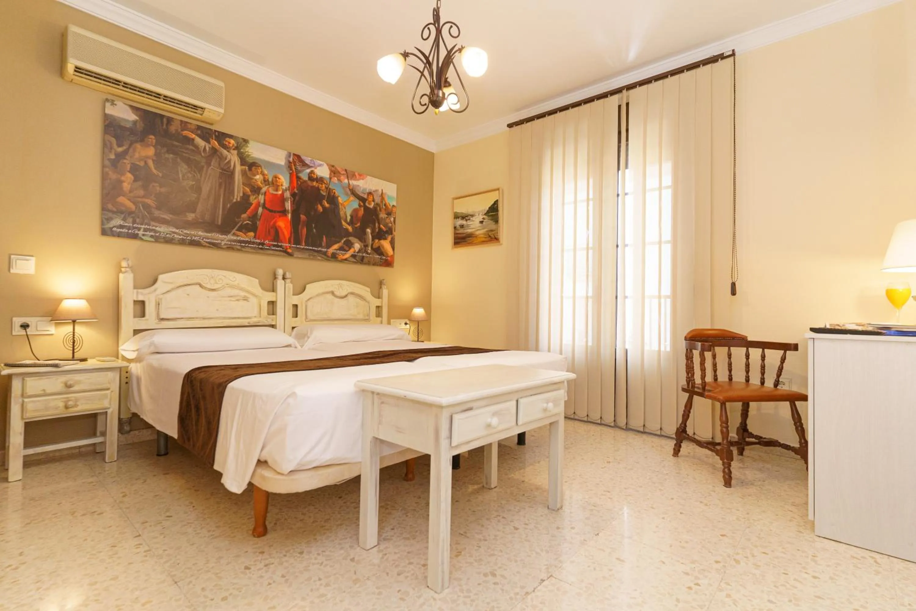 Photo of the whole room, Bed in Hotel Colón