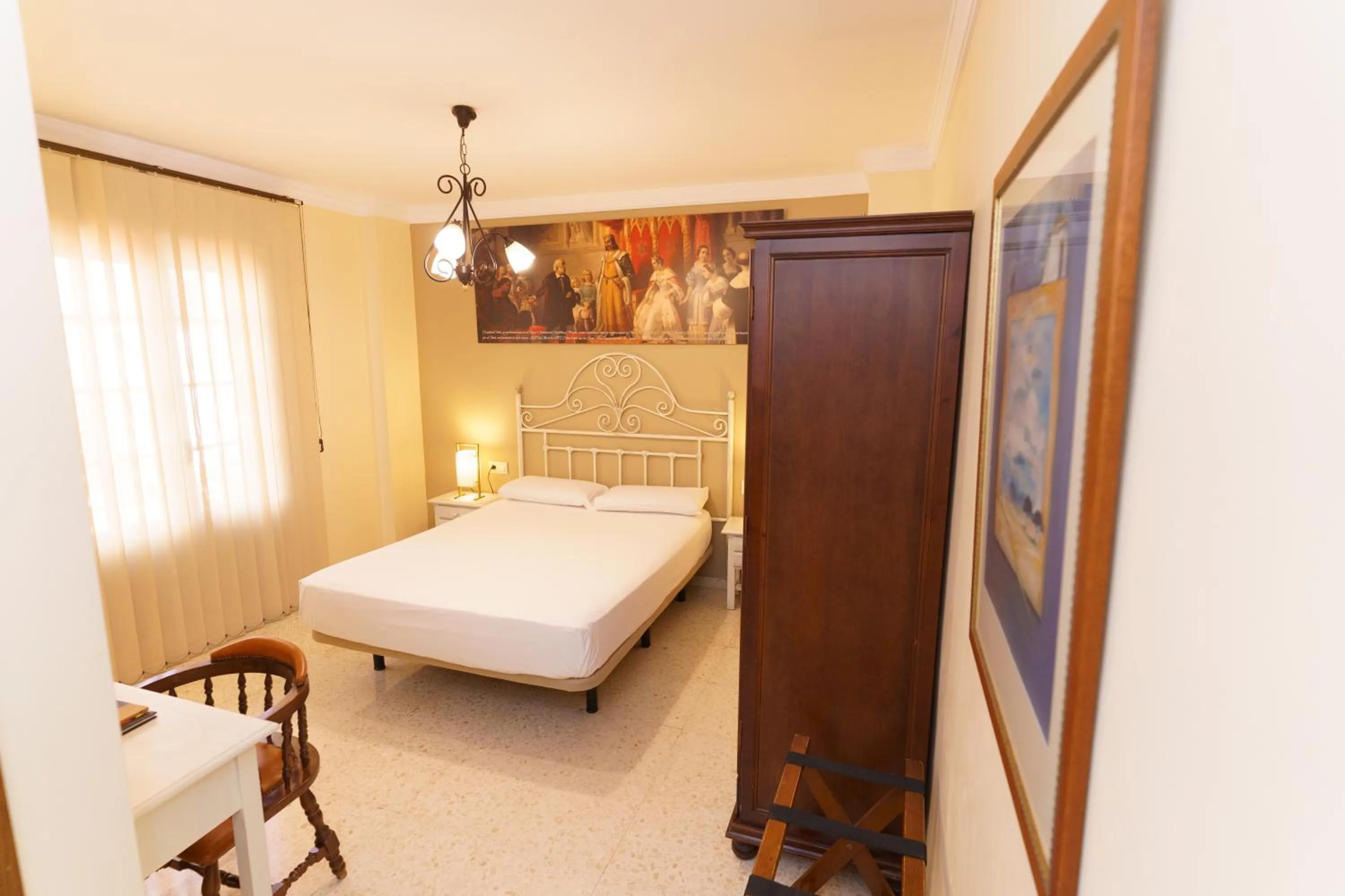 Bedroom, Bed in Hotel Colón