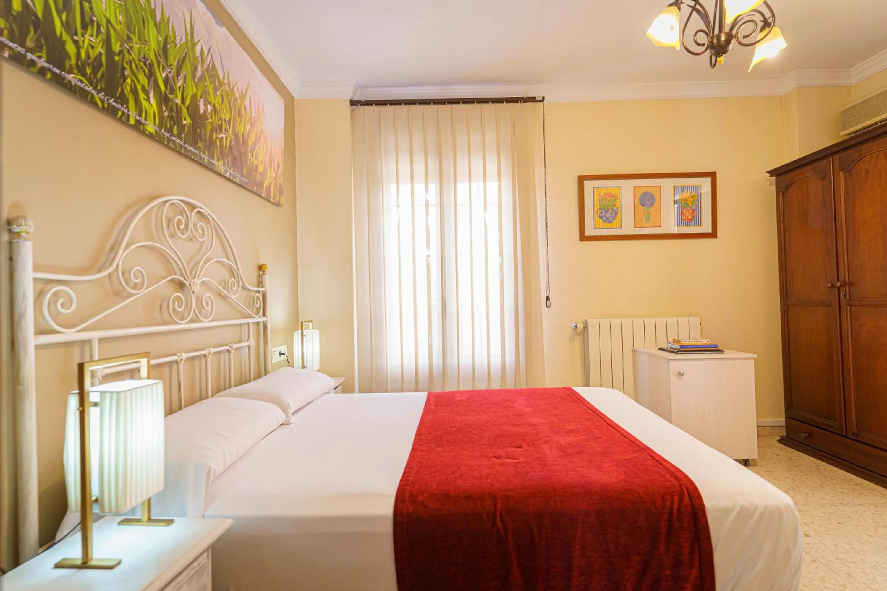 Photo of the whole room, Bed in Hotel Colón