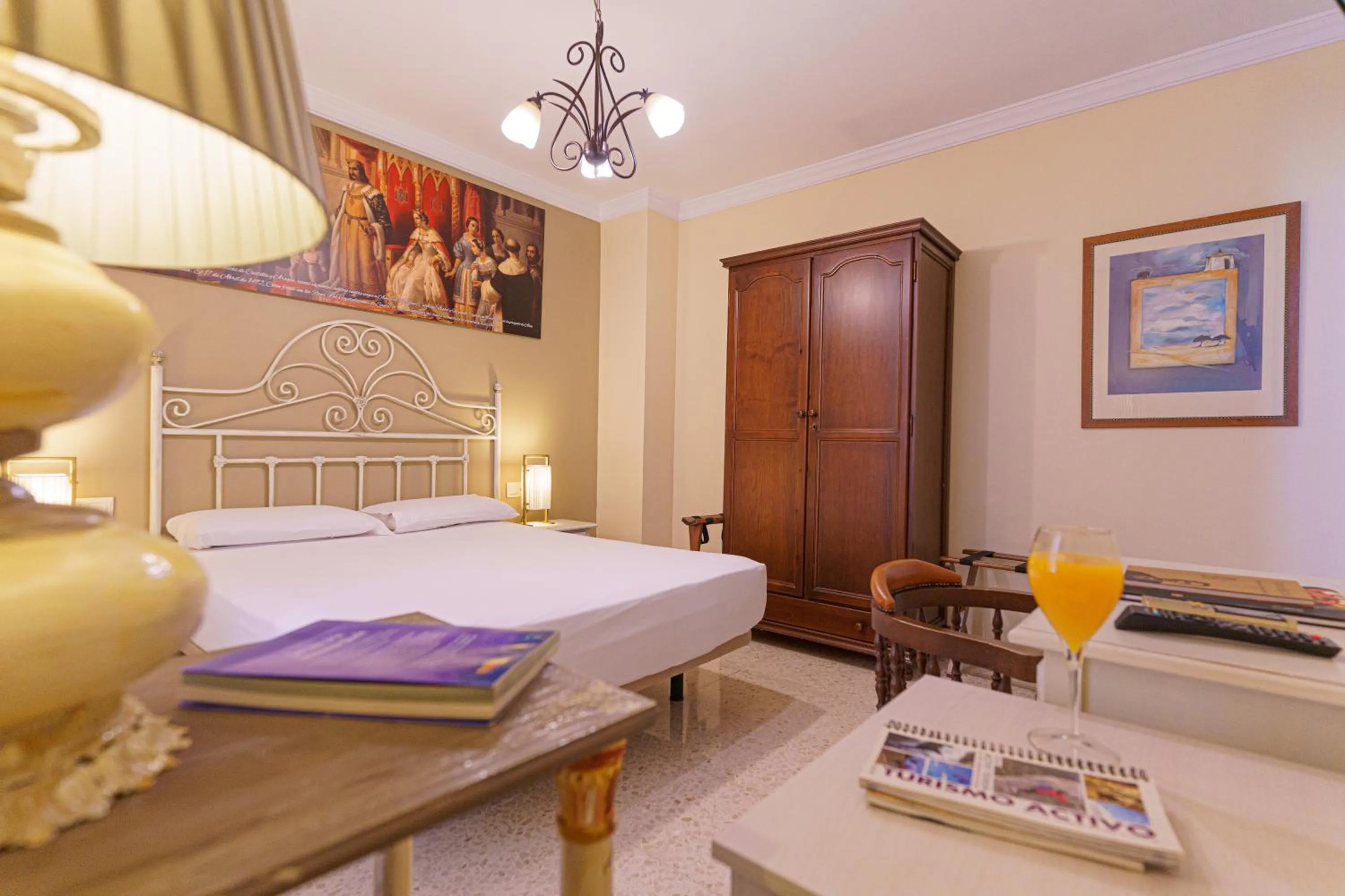 Photo of the whole room, Bed in Hotel Colón