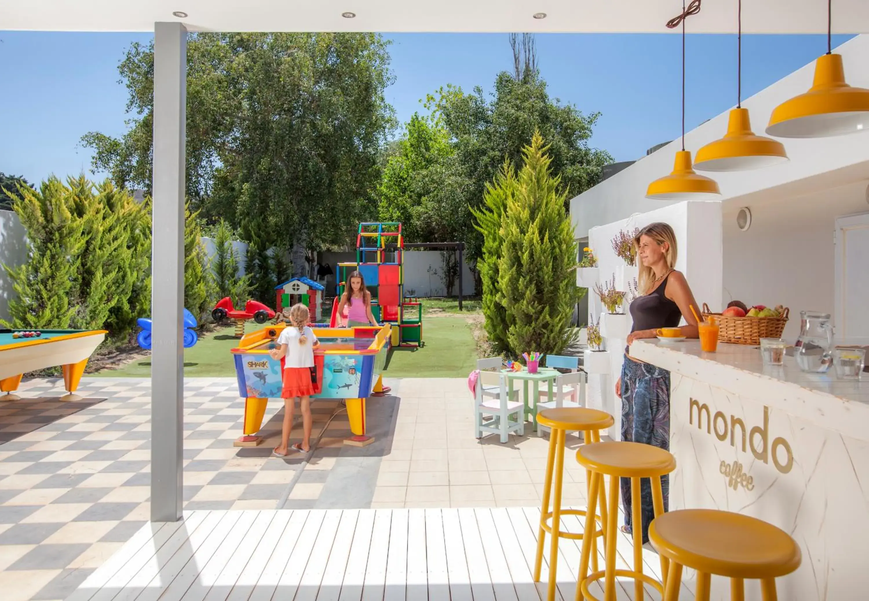 Lounge or bar in Kipriotis Maris Suites Lounge or bar in Kipriotis Maris Suites