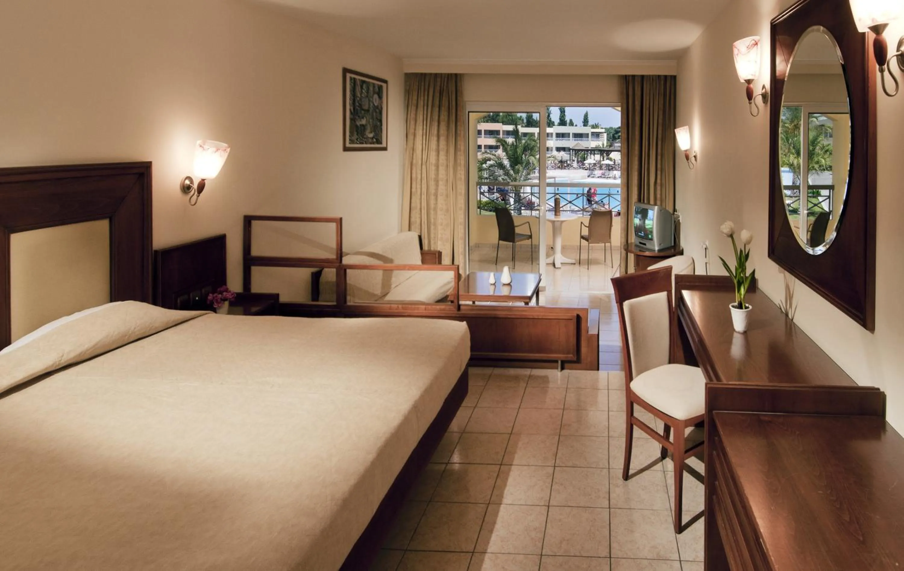 Day, Bed in Kipriotis Maris Suites