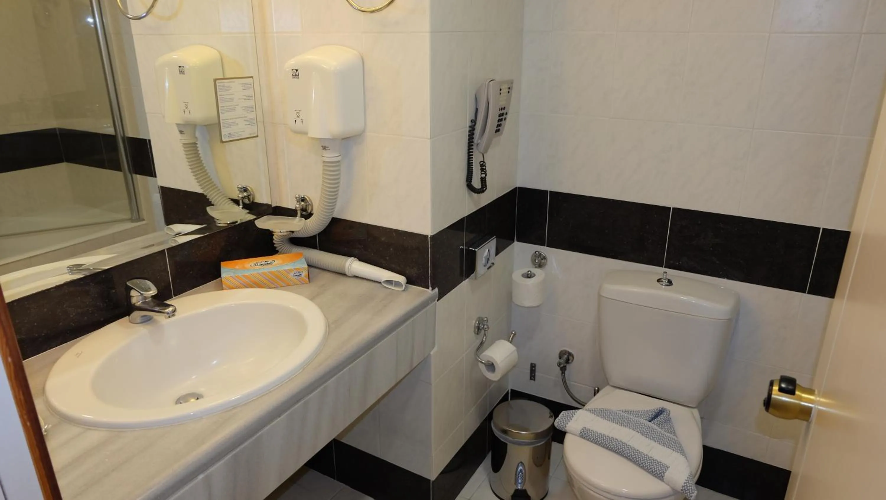 Bathroom in Kipriotis Maris Suites