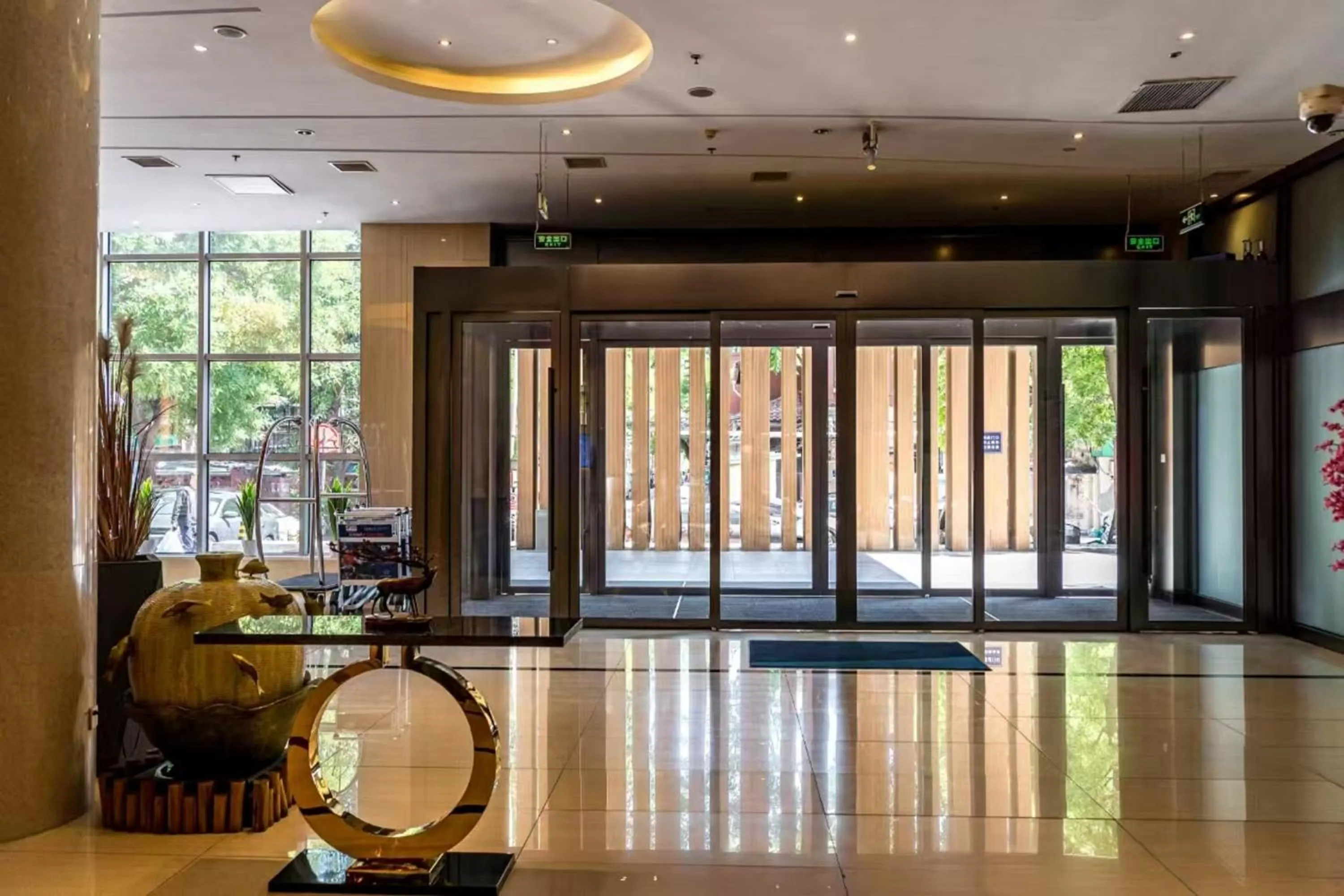 Lobby or reception in Holiday Inn Express Tianjin Heping by IHG