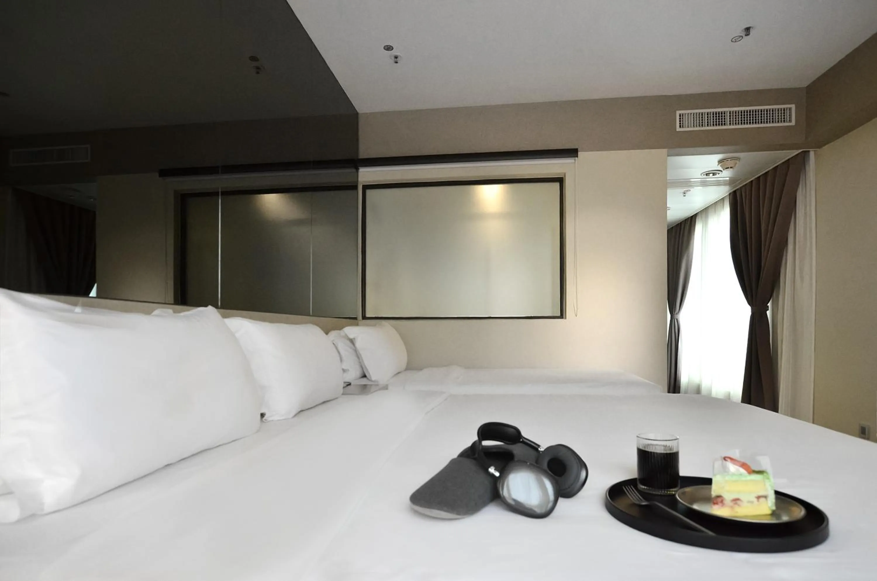 Bedroom, Bed in Eco Tree Hotel Causeway Bay