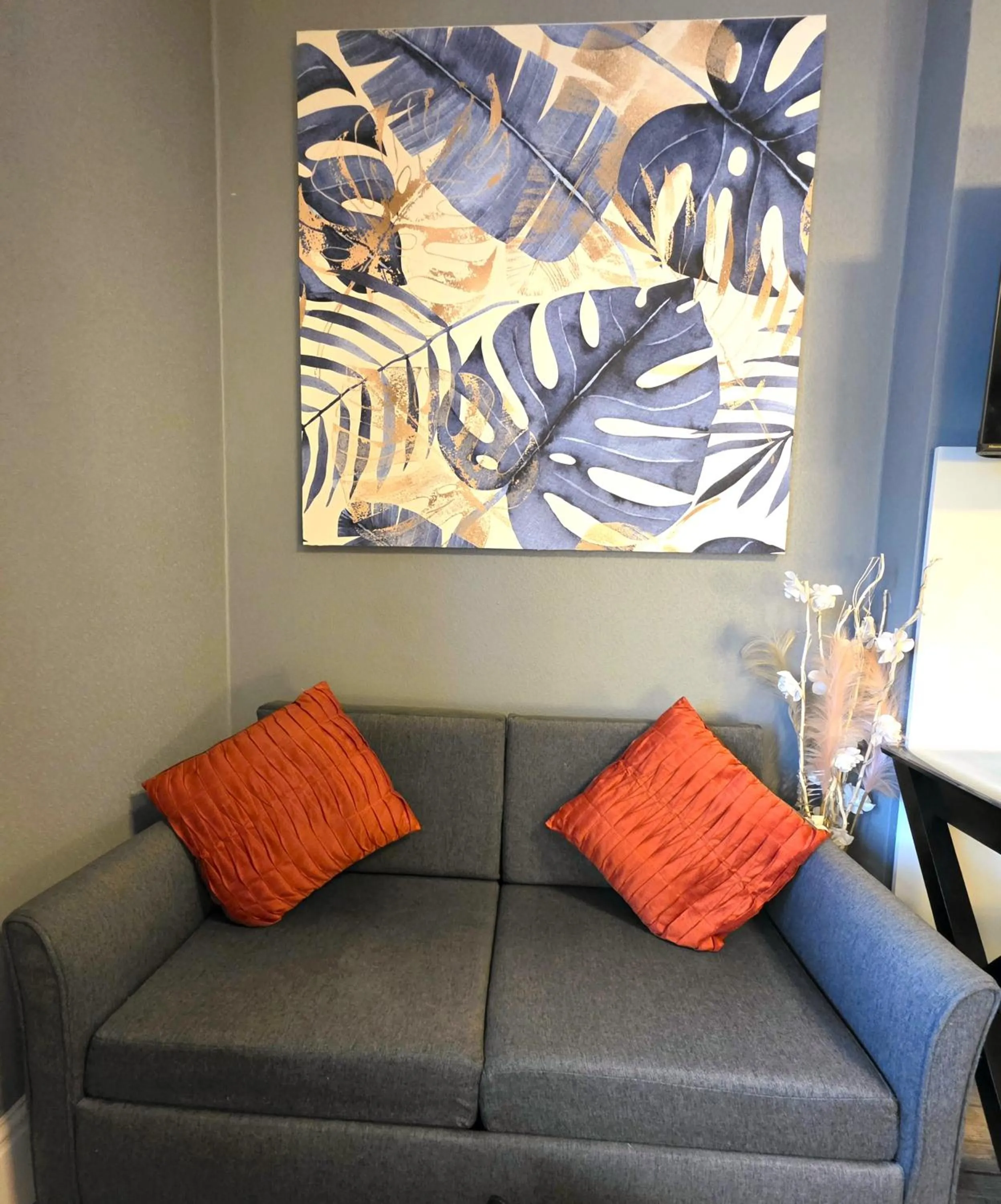 Seating area in Yardley Manor Hotel