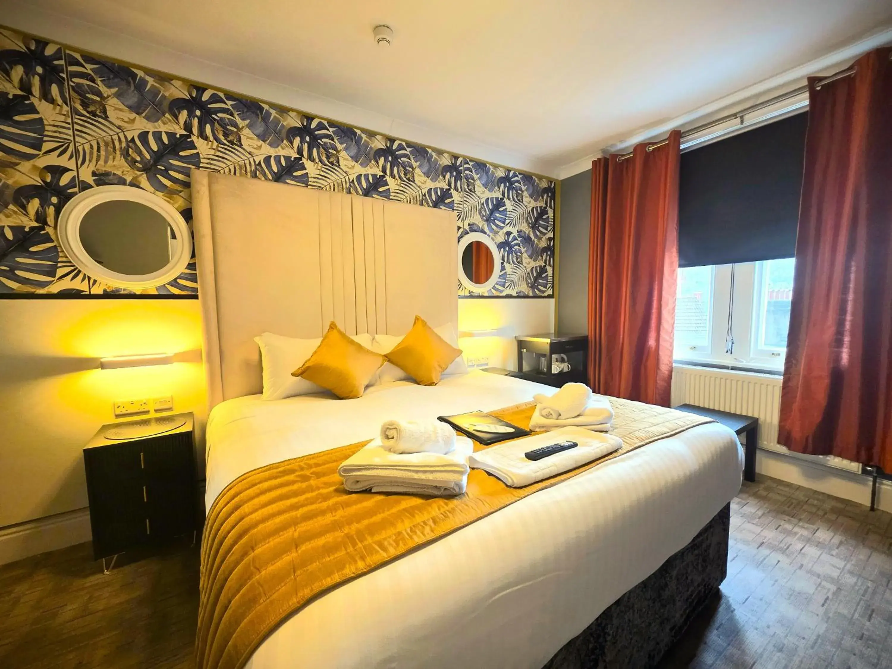 Bedroom, Bed in Yardley Manor Hotel Bedroom, Bed in Yardley Manor Hotel