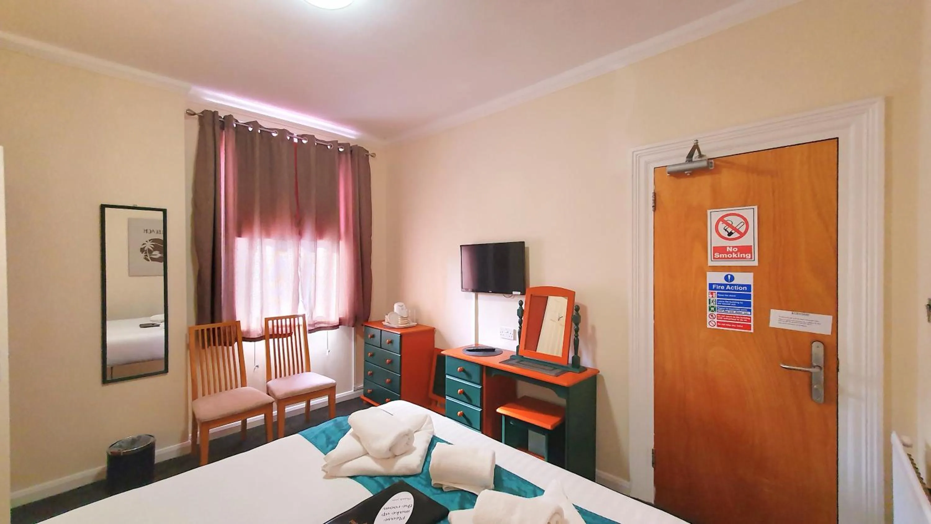 Photo of the whole room, Bed in Yardley Manor Hotel