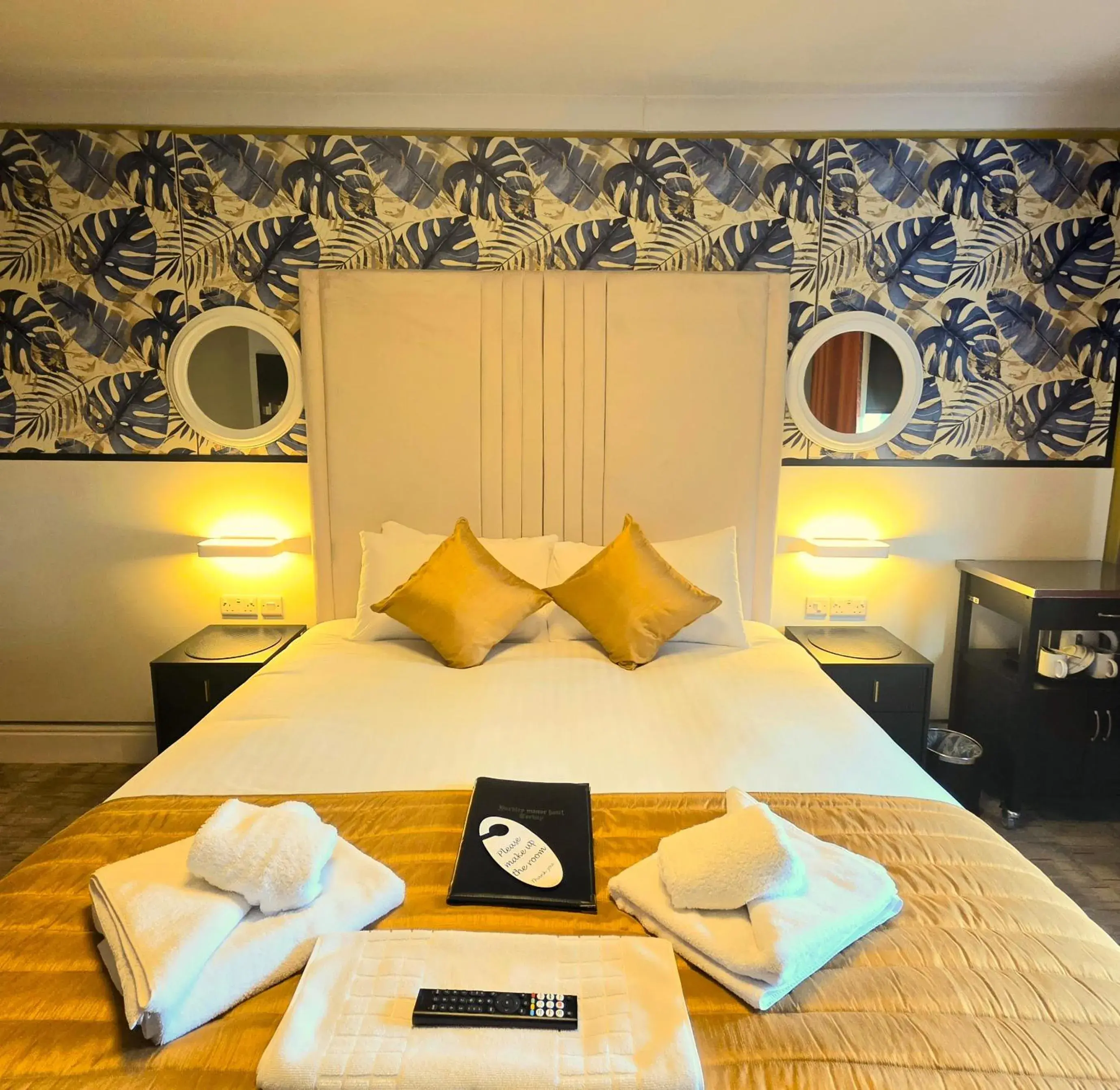 Bedroom, Bed in Yardley Manor Hotel Bedroom, Bed in Yardley Manor Hotel