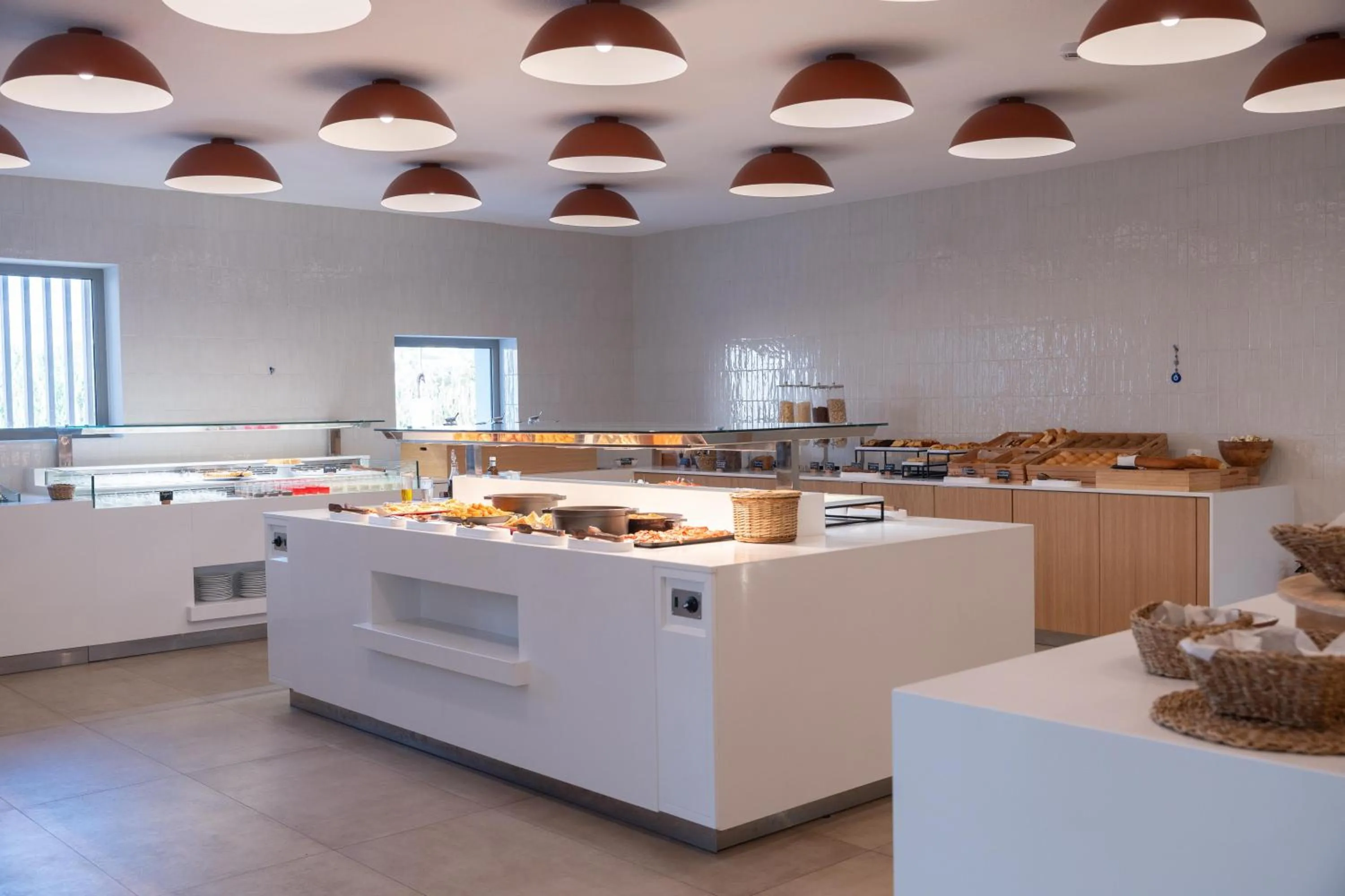 Restaurant/places to eat in Orion Hotel