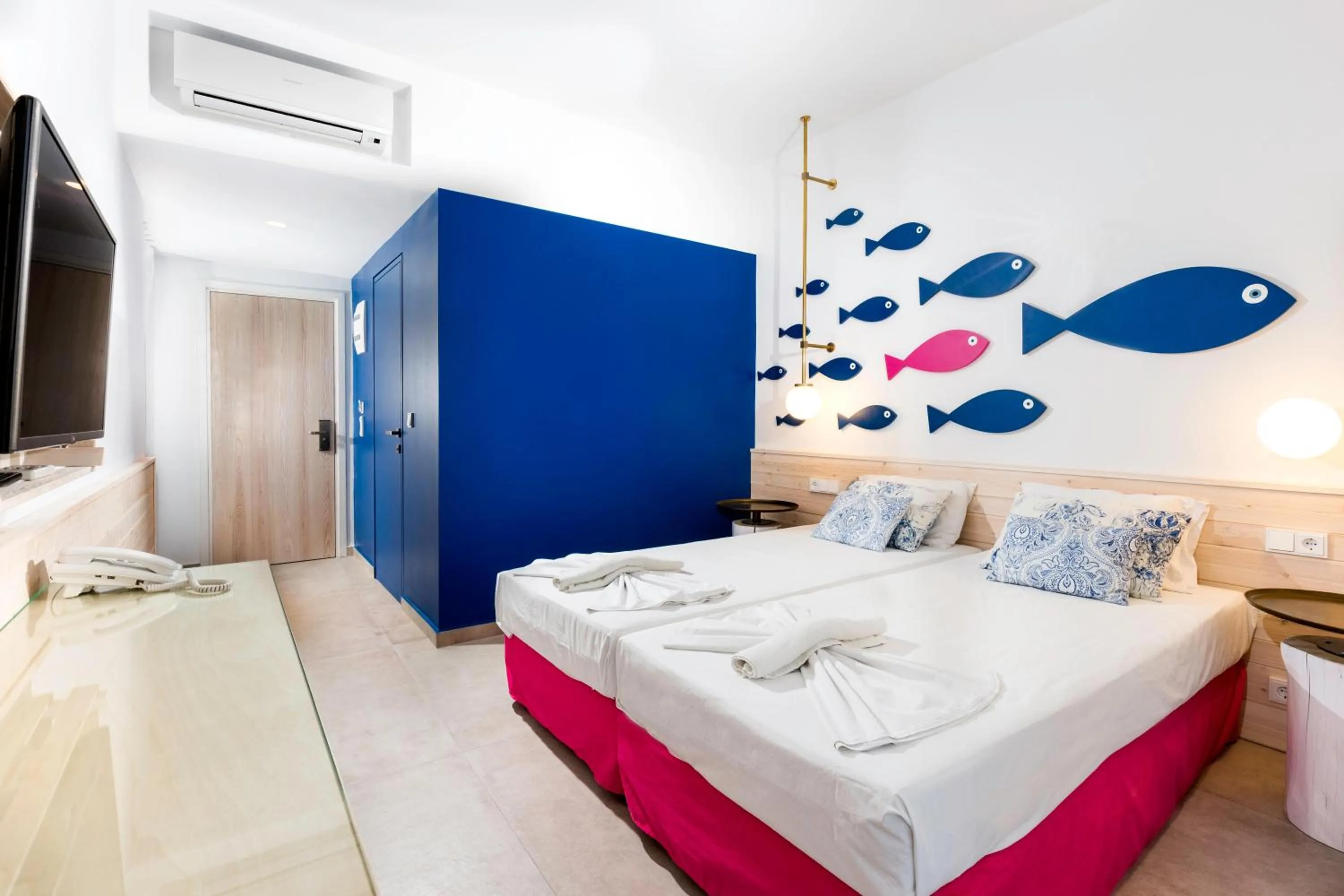 Photo of the whole room, Bed in Orion Hotel