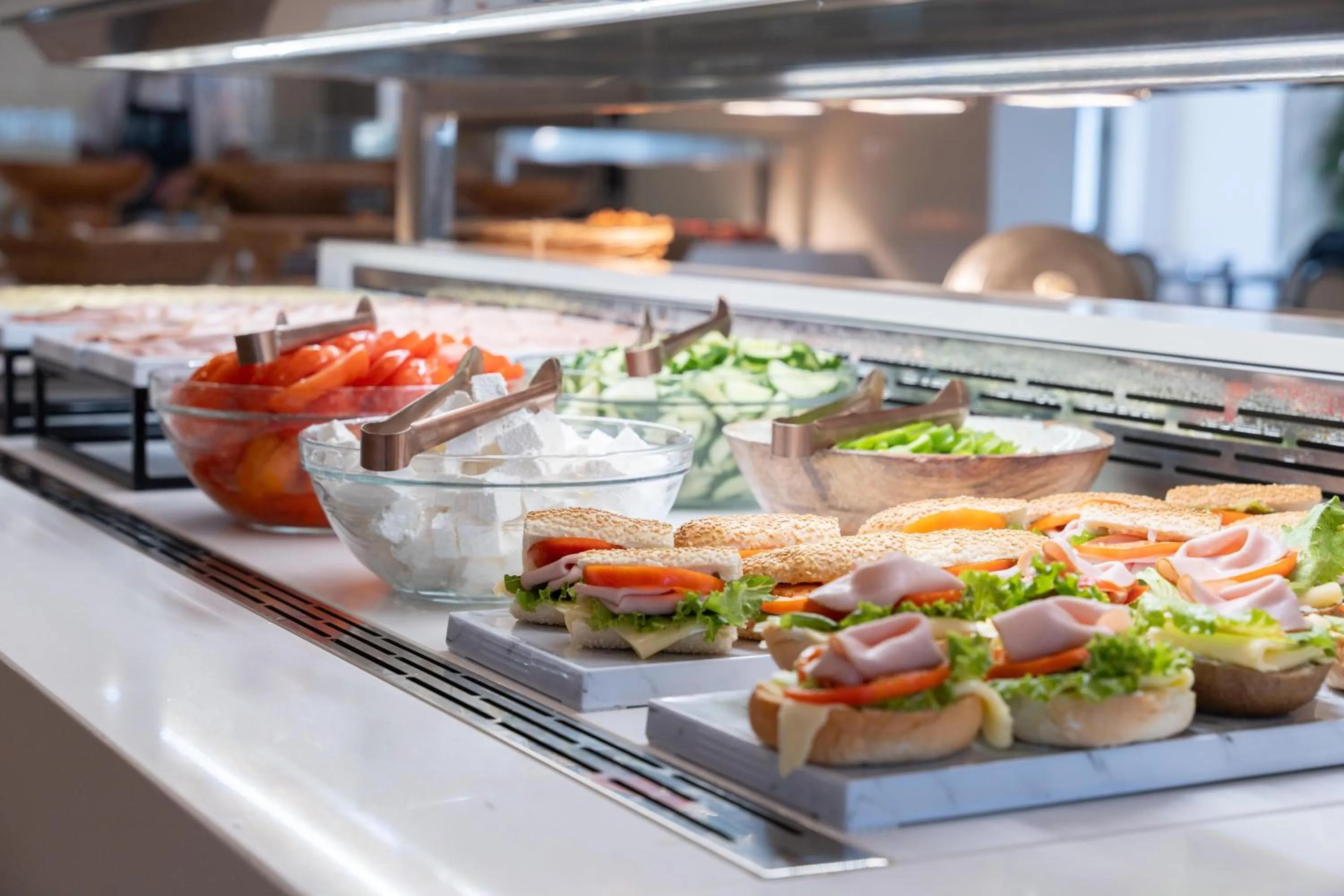 Restaurant/places to eat in Orion Hotel