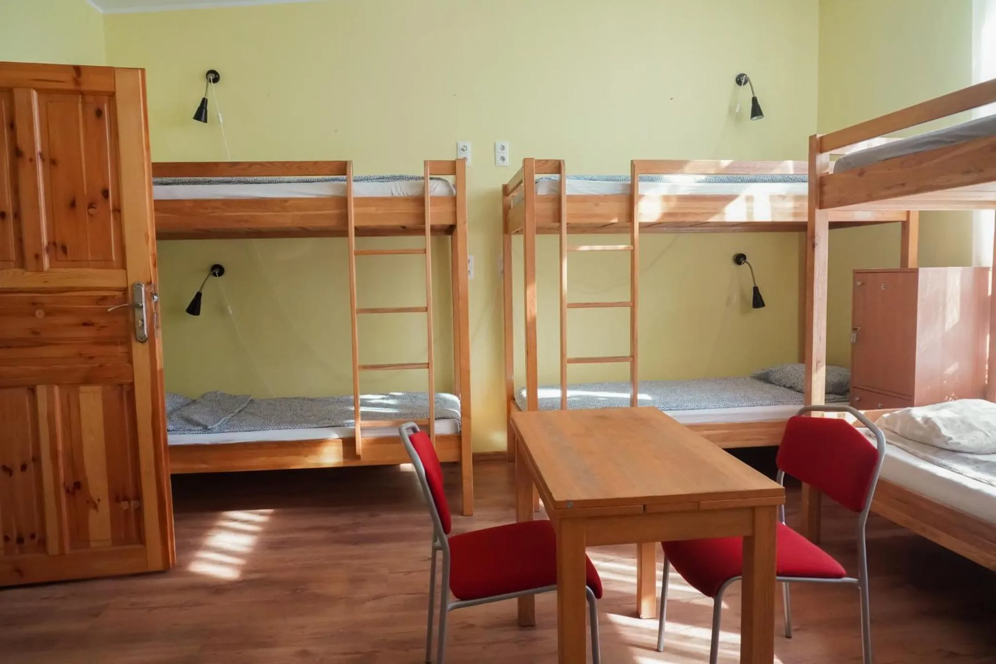 bunk bed, Bed in Hostel4u