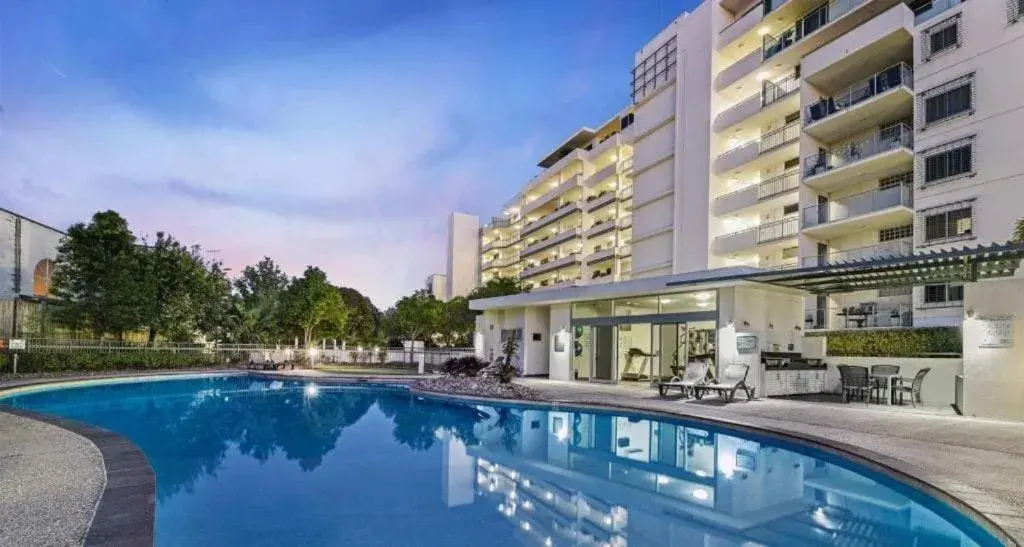 Swimming pool in Horton Apartments Swimming pool in Horton Apartments