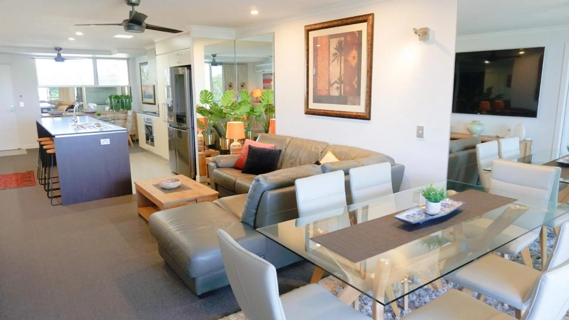 Dining area in Horton Apartments