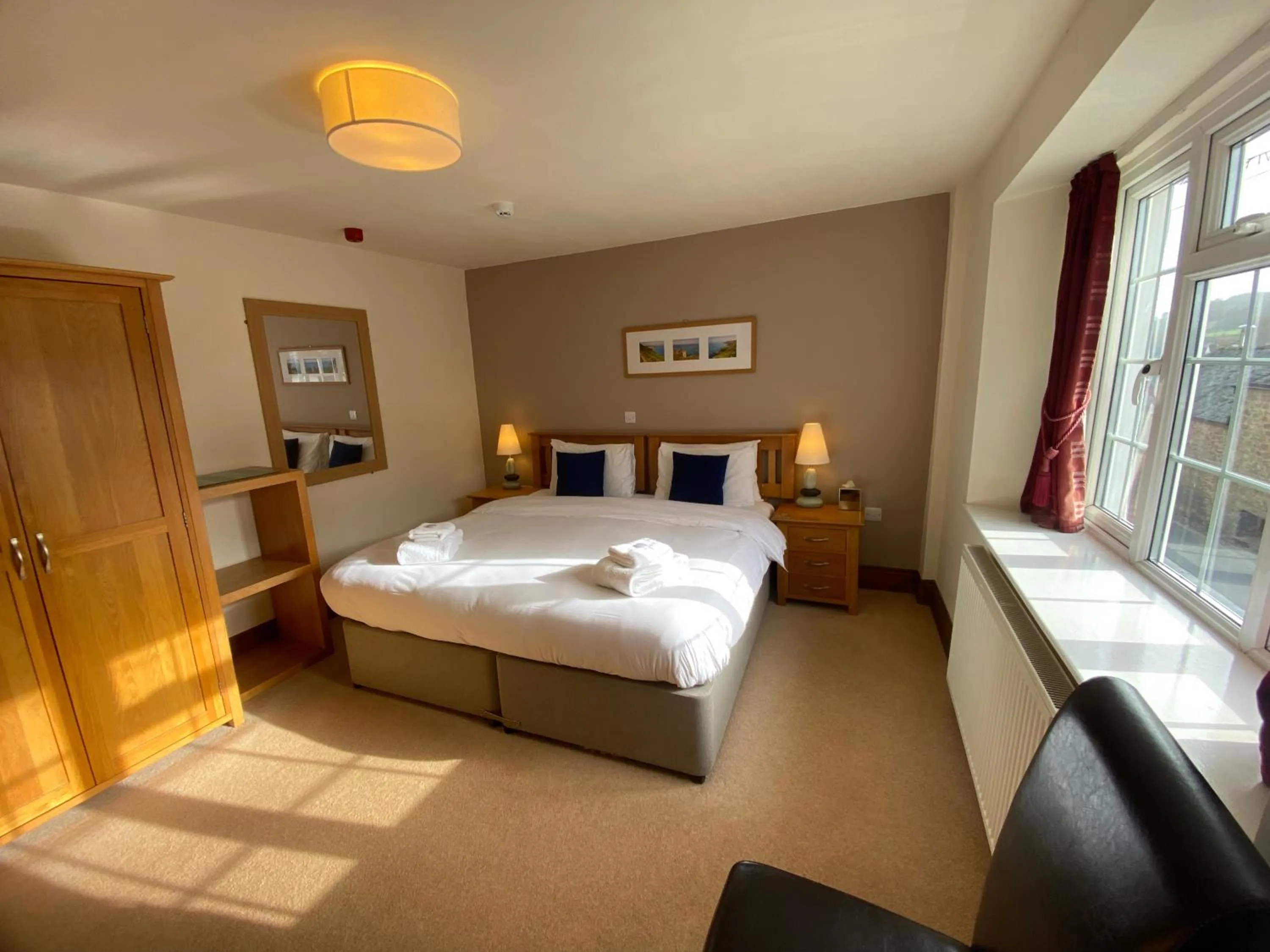 Bedroom, Bed in The Globe Inn