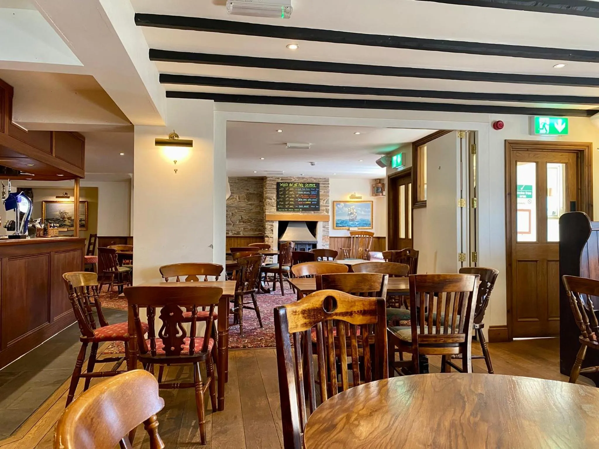 Dining area in The Globe Inn
