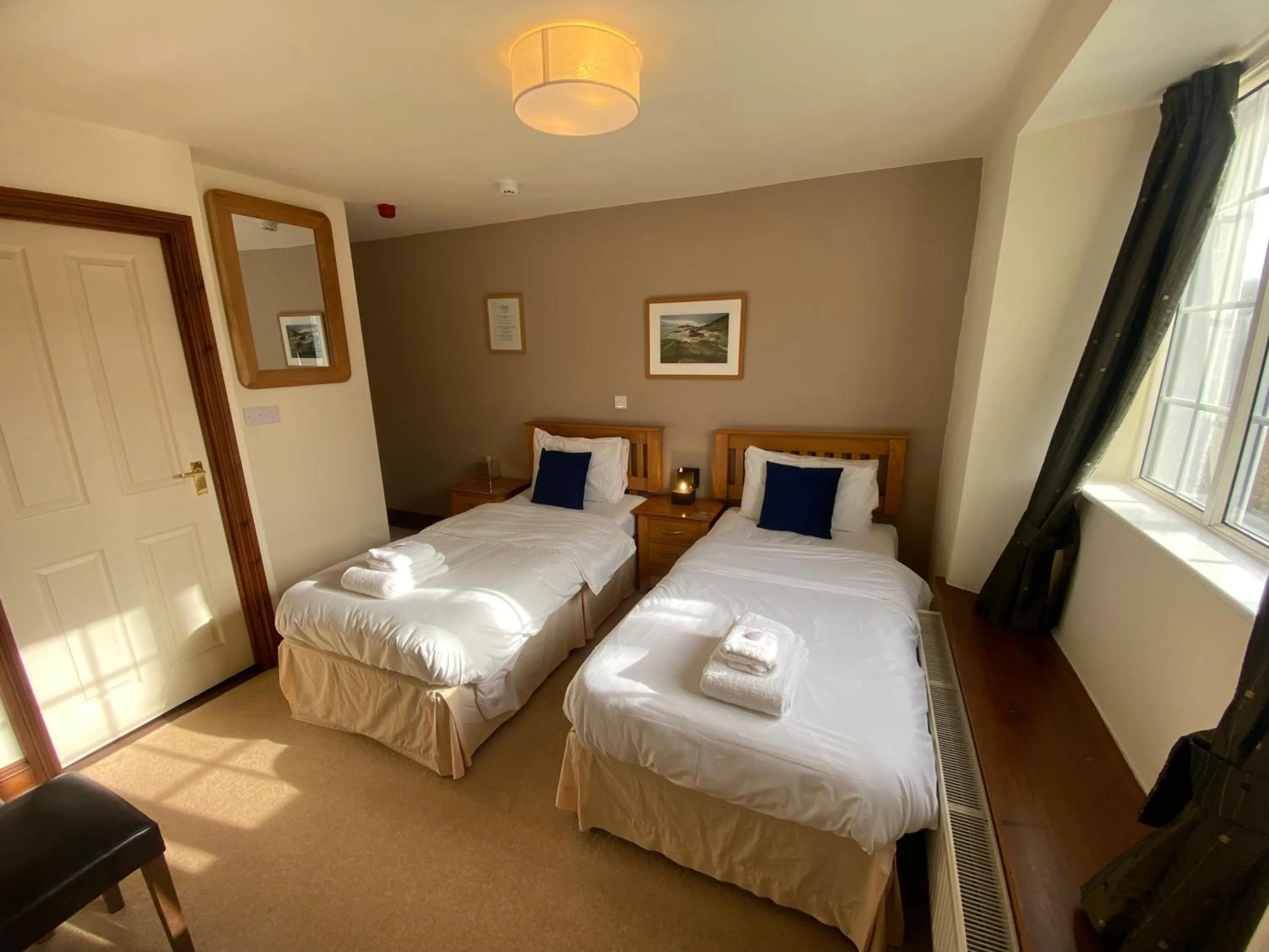 Bedroom, Bed in The Globe Inn