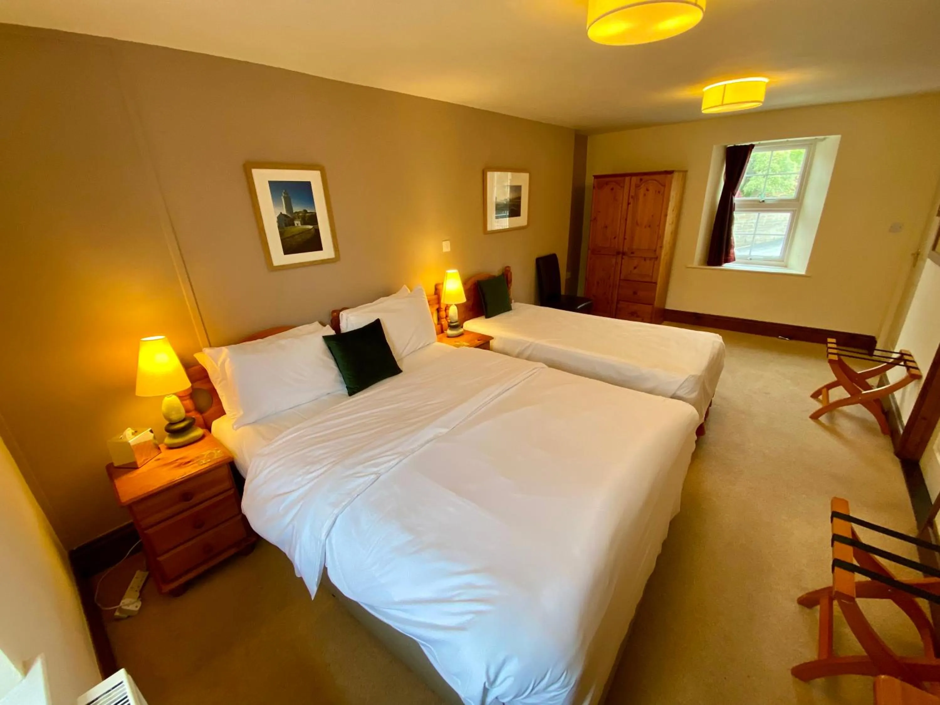 Bed in The Globe Inn