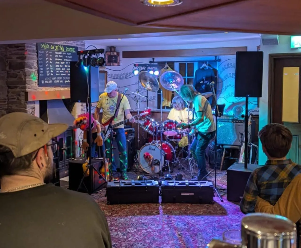 Evening entertainment in The Globe Inn