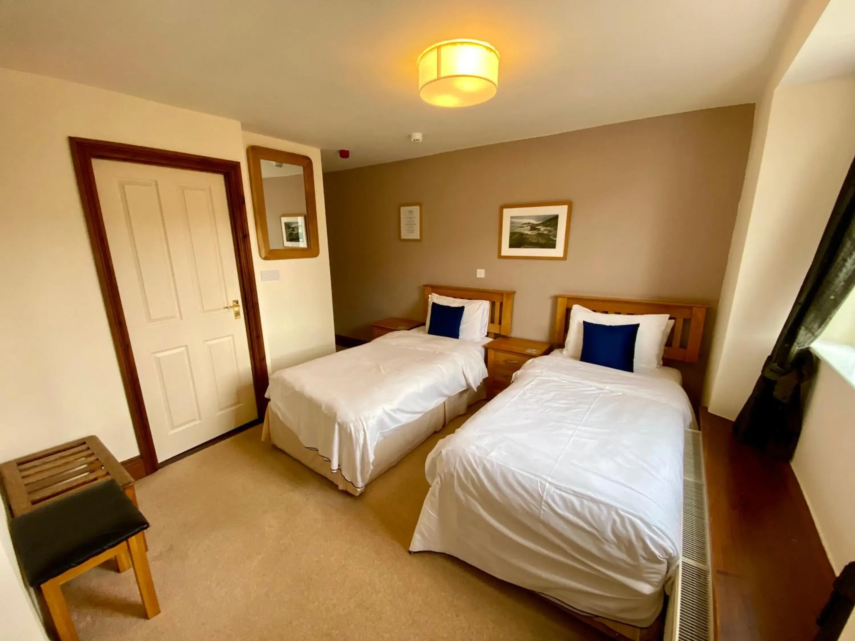 Twin Room - single occupancy in The Globe Inn Twin Room - single occupancy in The Globe Inn